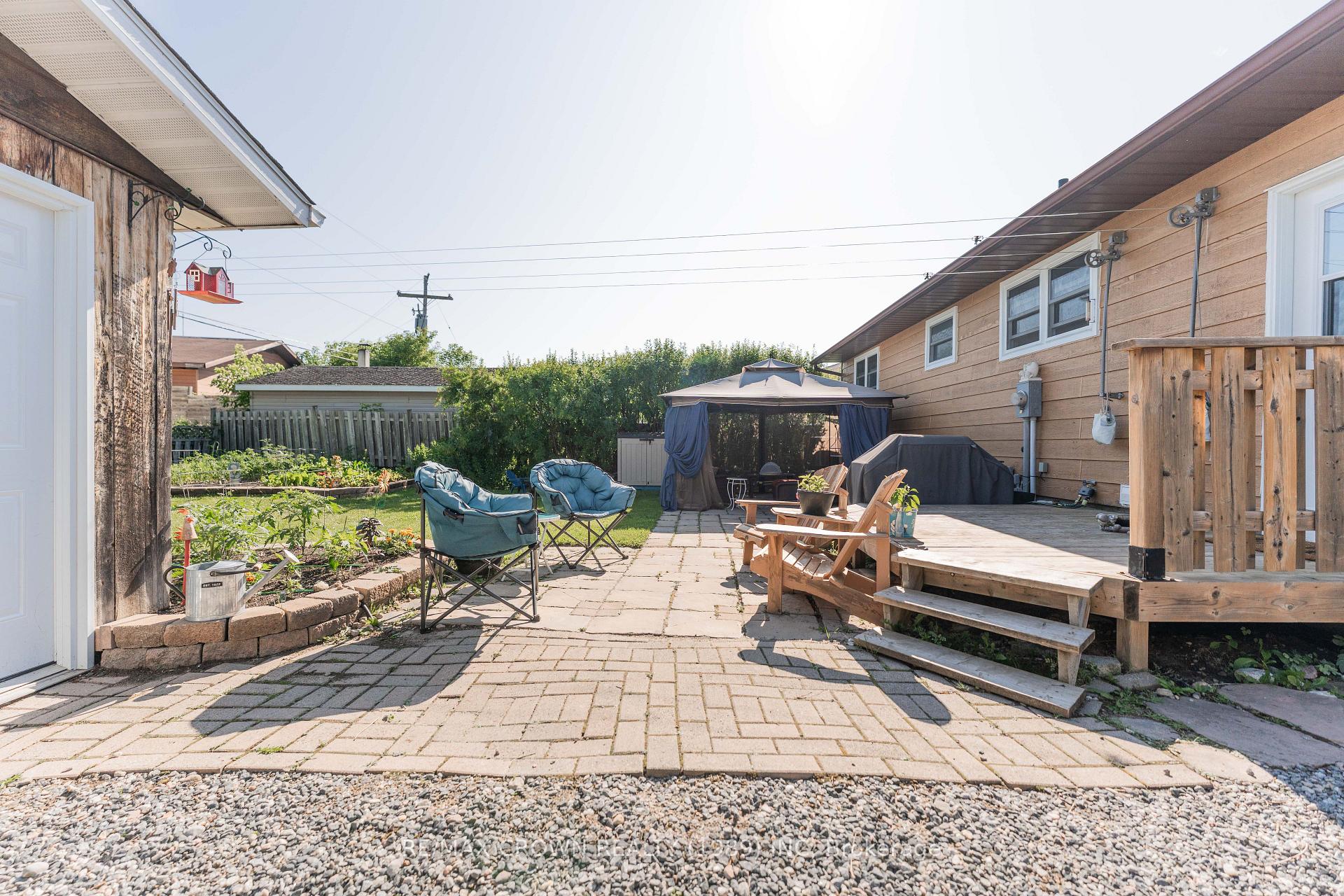 Photo 5 of 30 Hazel Street, Kapuskasing — HOMEH