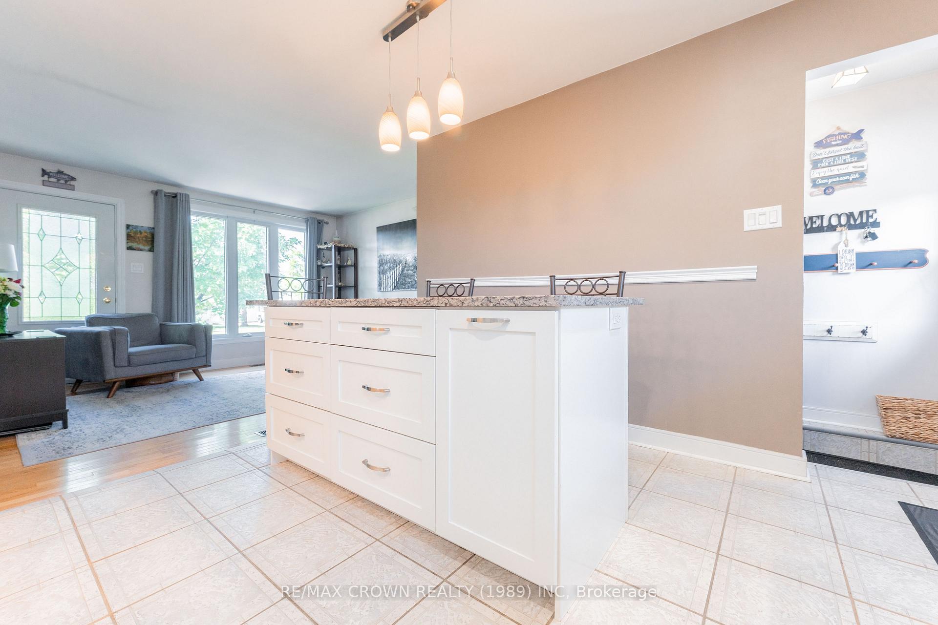 Photo 11 of 30 Hazel Street, Kapuskasing — HOMEH