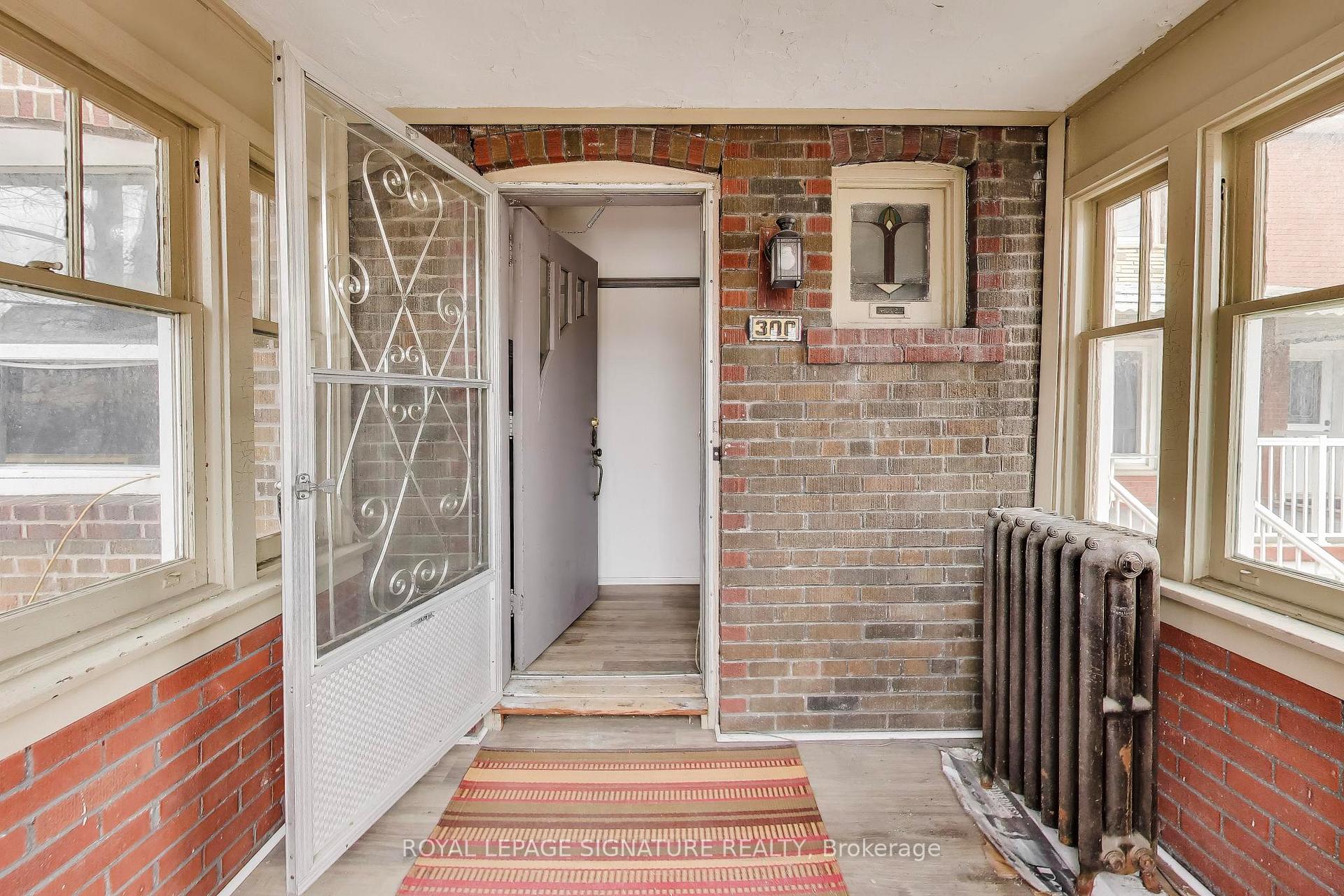 Photo 2 of 300 Concord Avenue, Toronto, Dovercourt-Wallace Emerson-Junction — HOMEH