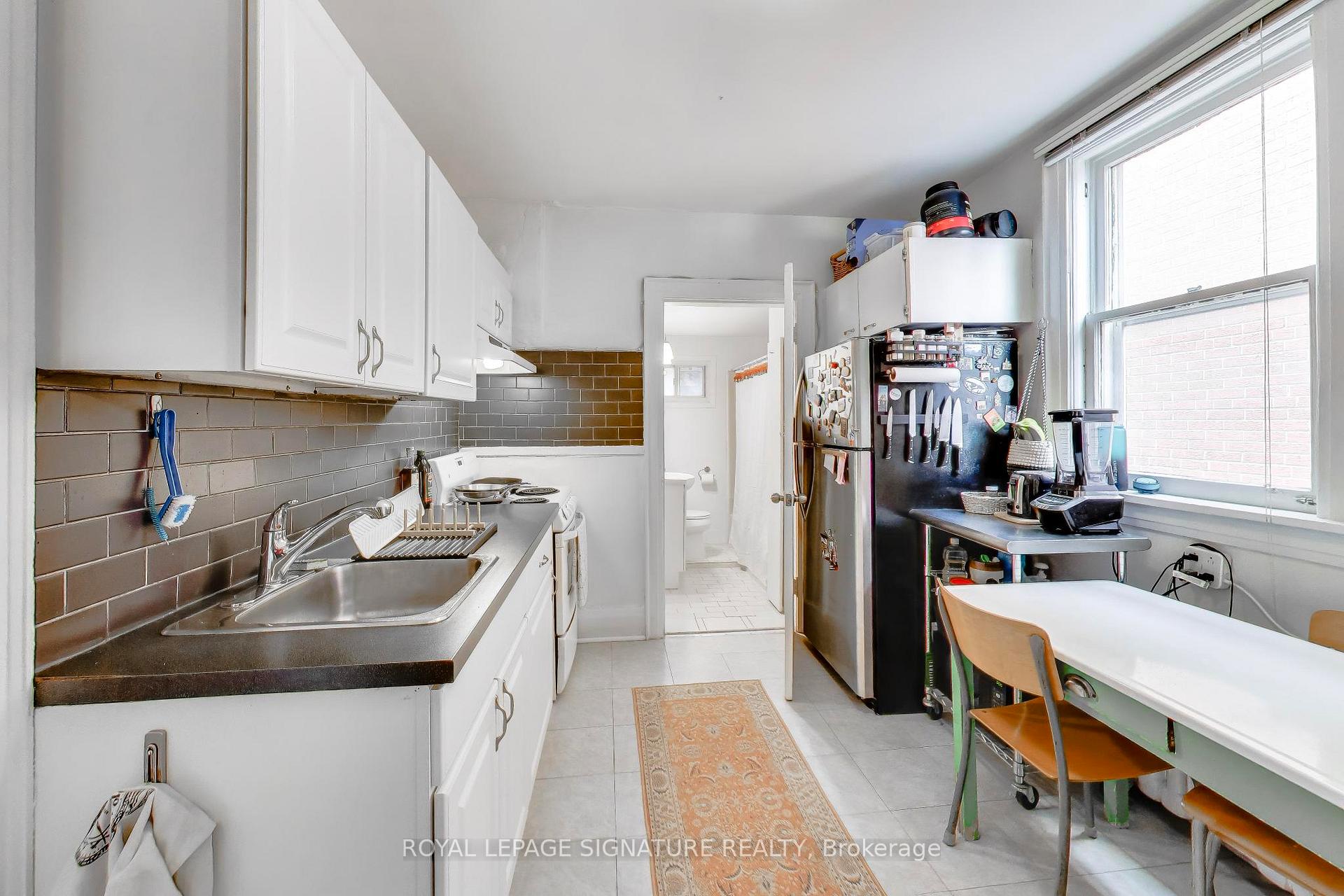 Photo 4 of 300 Concord Avenue, Toronto, Dovercourt-Wallace Emerson-Junction — HOMEH