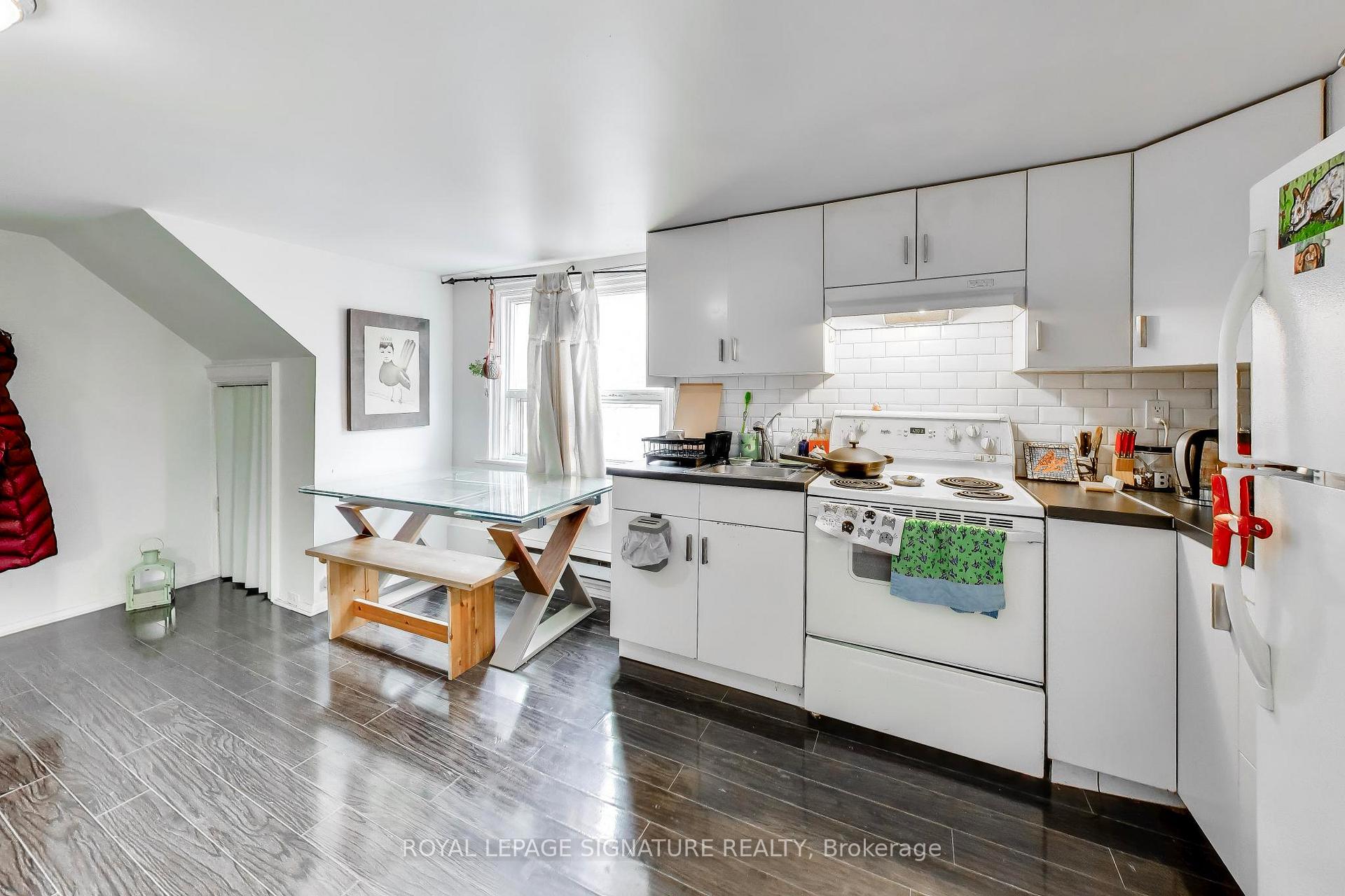 Photo 16 of 300 Concord Avenue, Toronto, Dovercourt-Wallace Emerson-Junction — HOMEH
