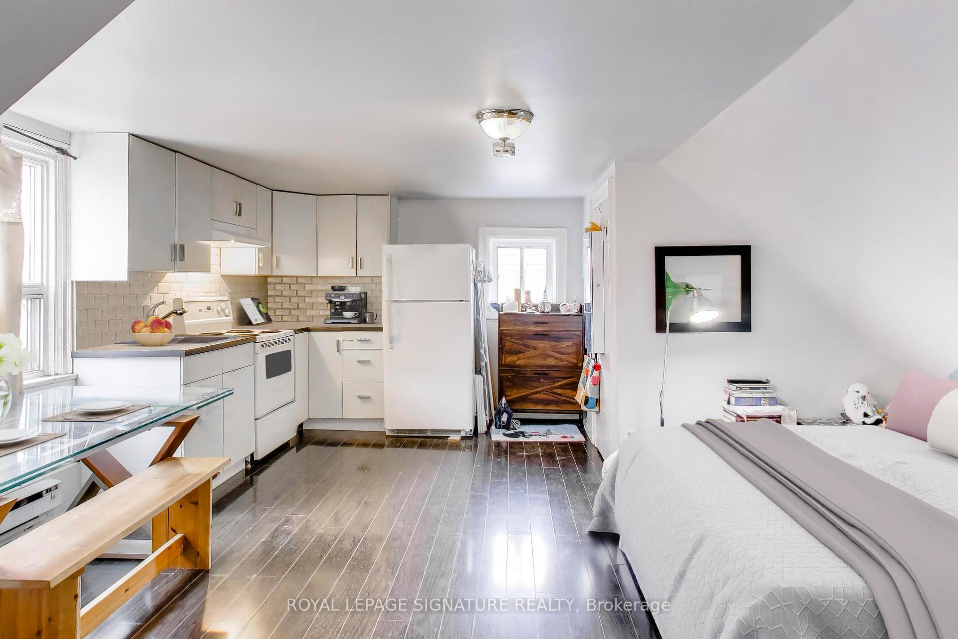 Photo 17 of 300 Concord Avenue, Toronto, Dovercourt-Wallace Emerson-Junction — HOMEH