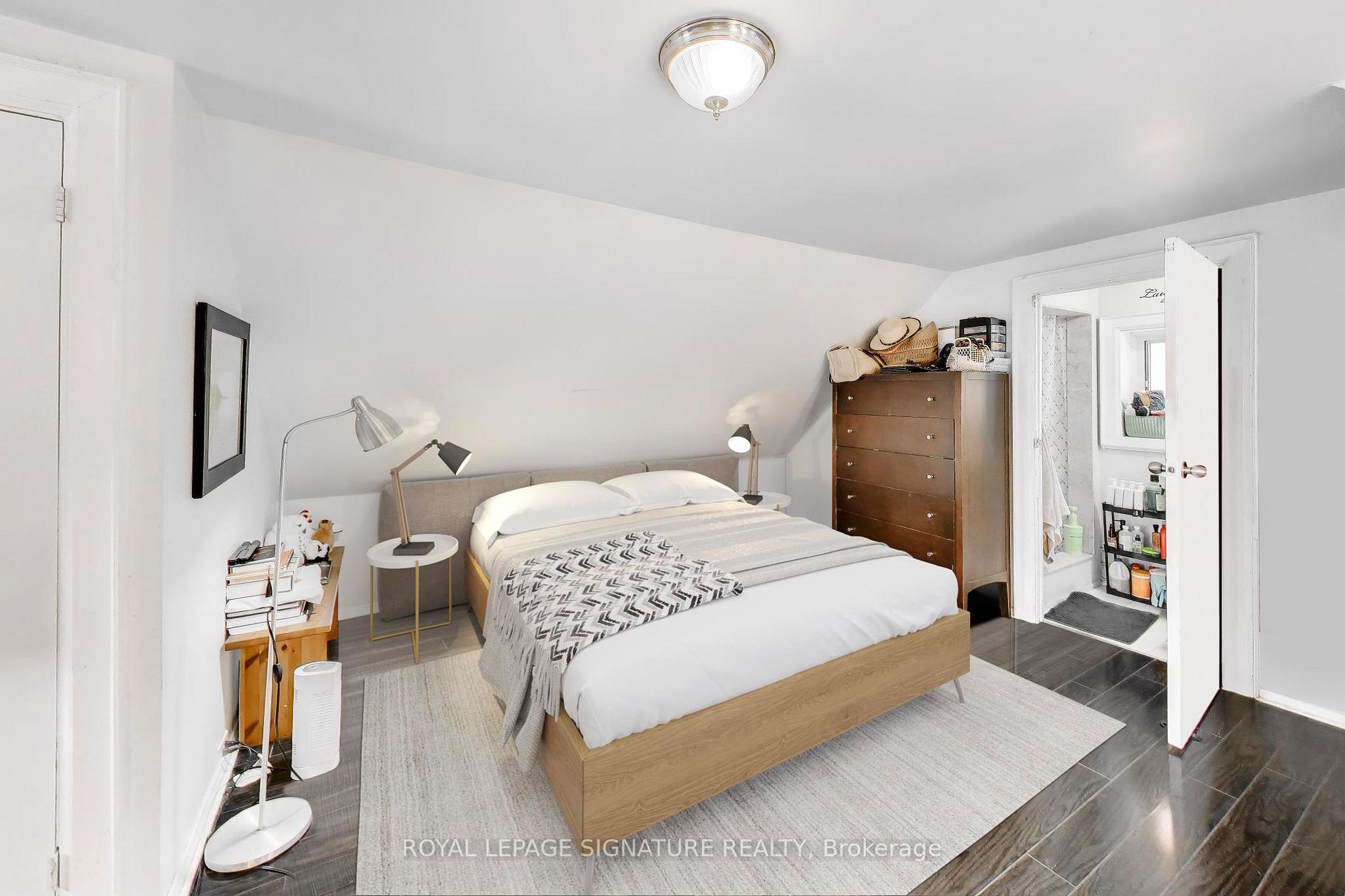 Photo 18 of 300 Concord Avenue, Toronto, Dovercourt-Wallace Emerson-Junction — HOMEH