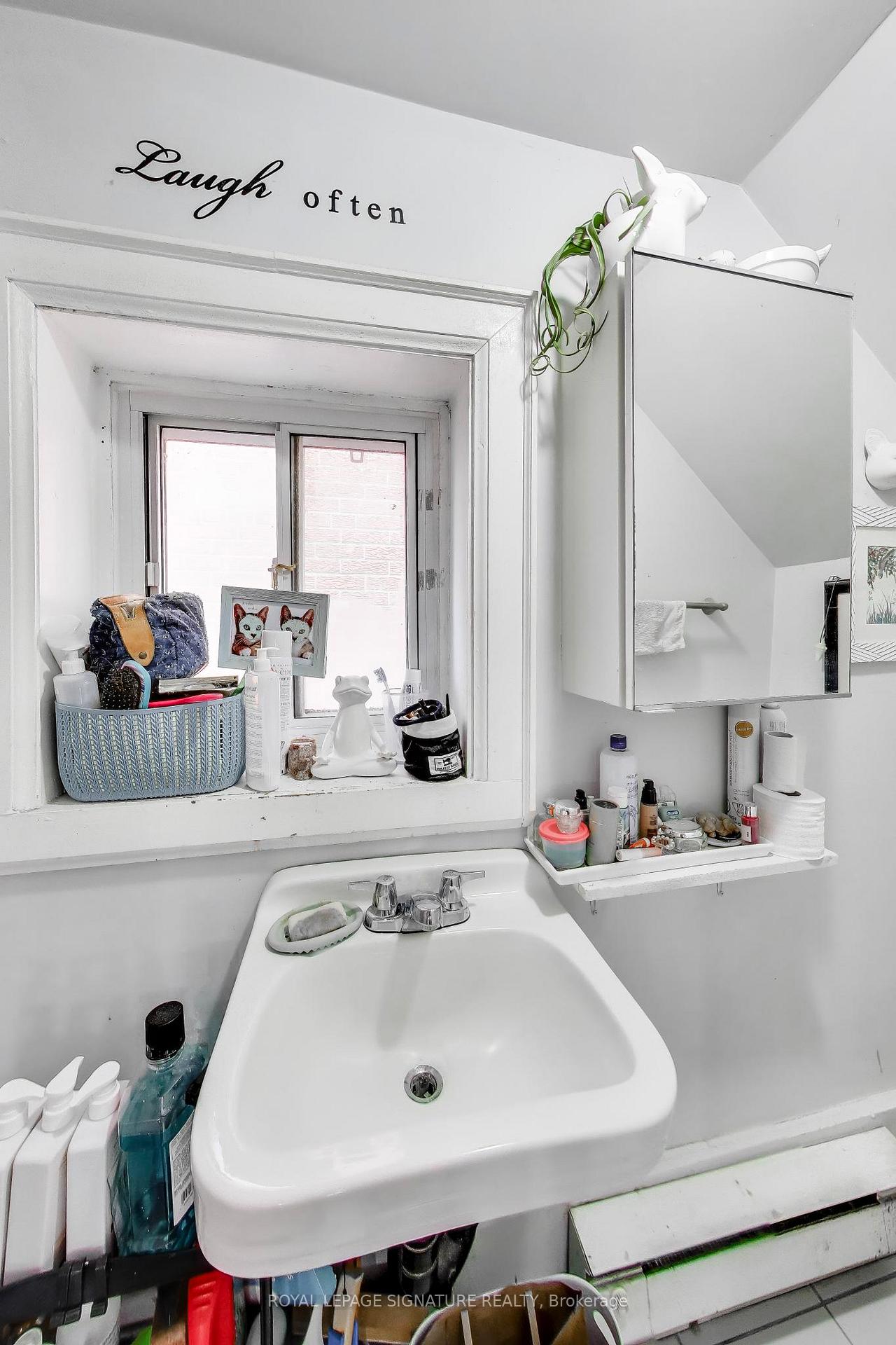 Photo 19 of 300 Concord Avenue, Toronto, Dovercourt-Wallace Emerson-Junction — HOMEH