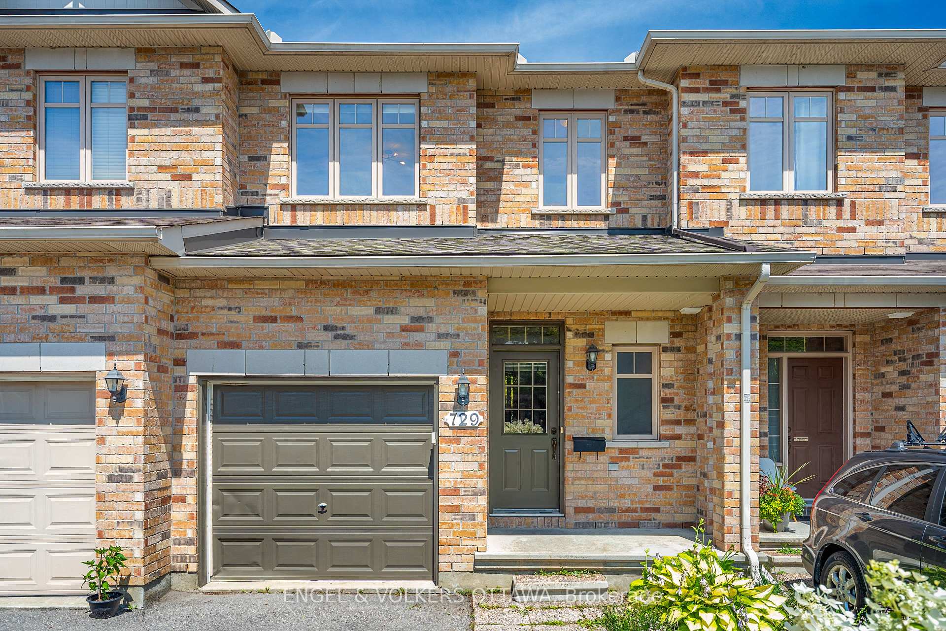 Photo 1 of 729 Nakina Way, Ottawa, Riverside South/Gloucester Glen — HOMEH