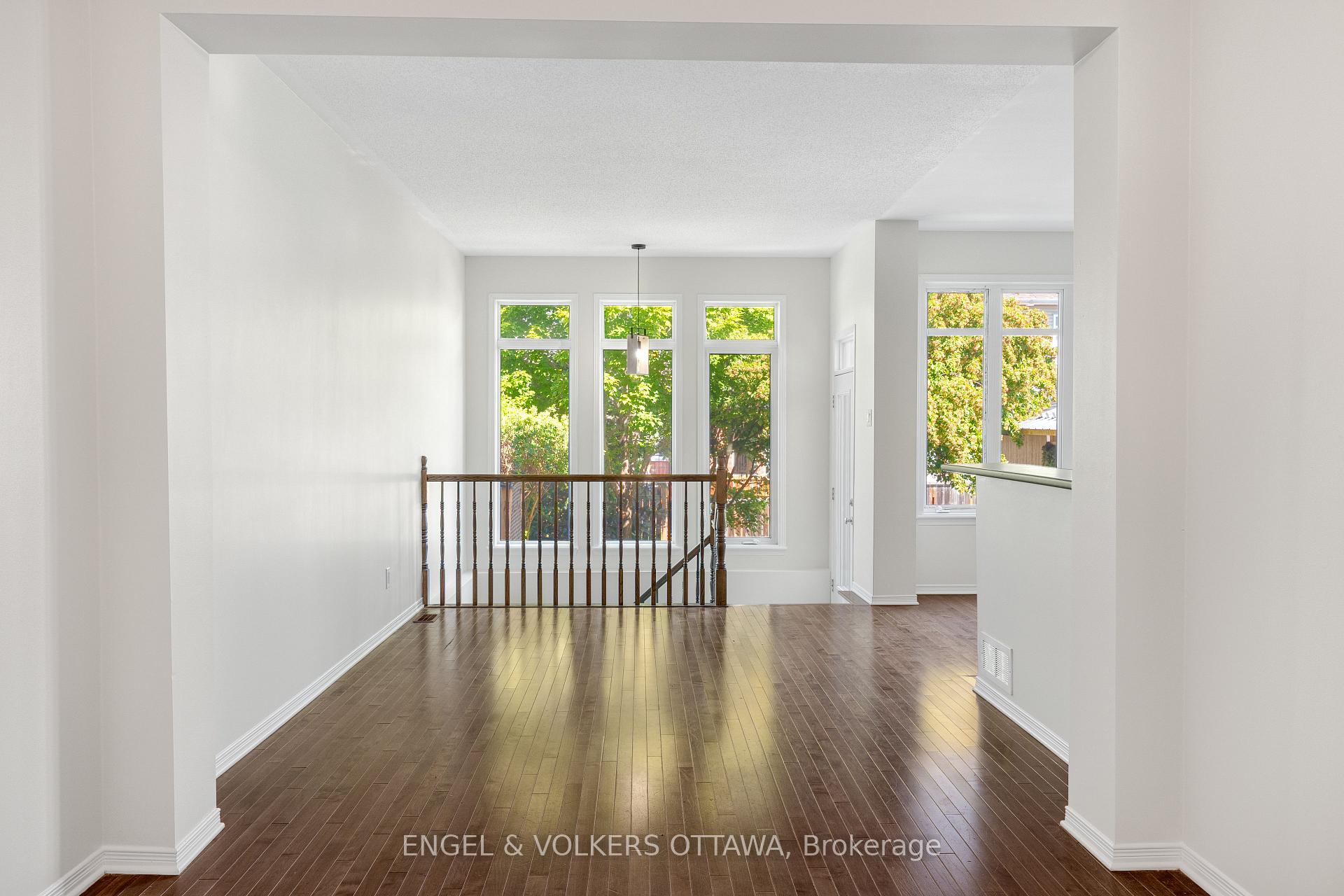 Photo 9 of 729 Nakina Way, Ottawa, Riverside South/Gloucester Glen — HOMEH