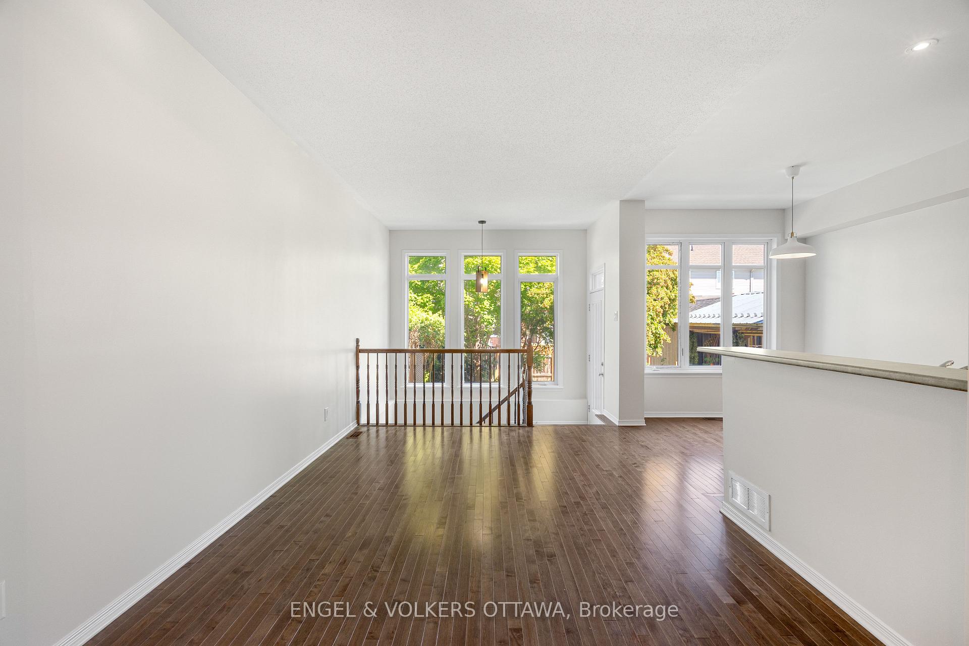 Photo 10 of 729 Nakina Way, Ottawa, Riverside South/Gloucester Glen — HOMEH