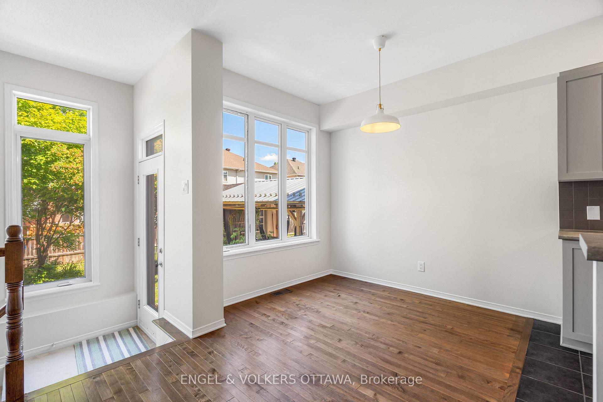 Photo 14 of 729 Nakina Way, Ottawa, Riverside South/Gloucester Glen — HOMEH