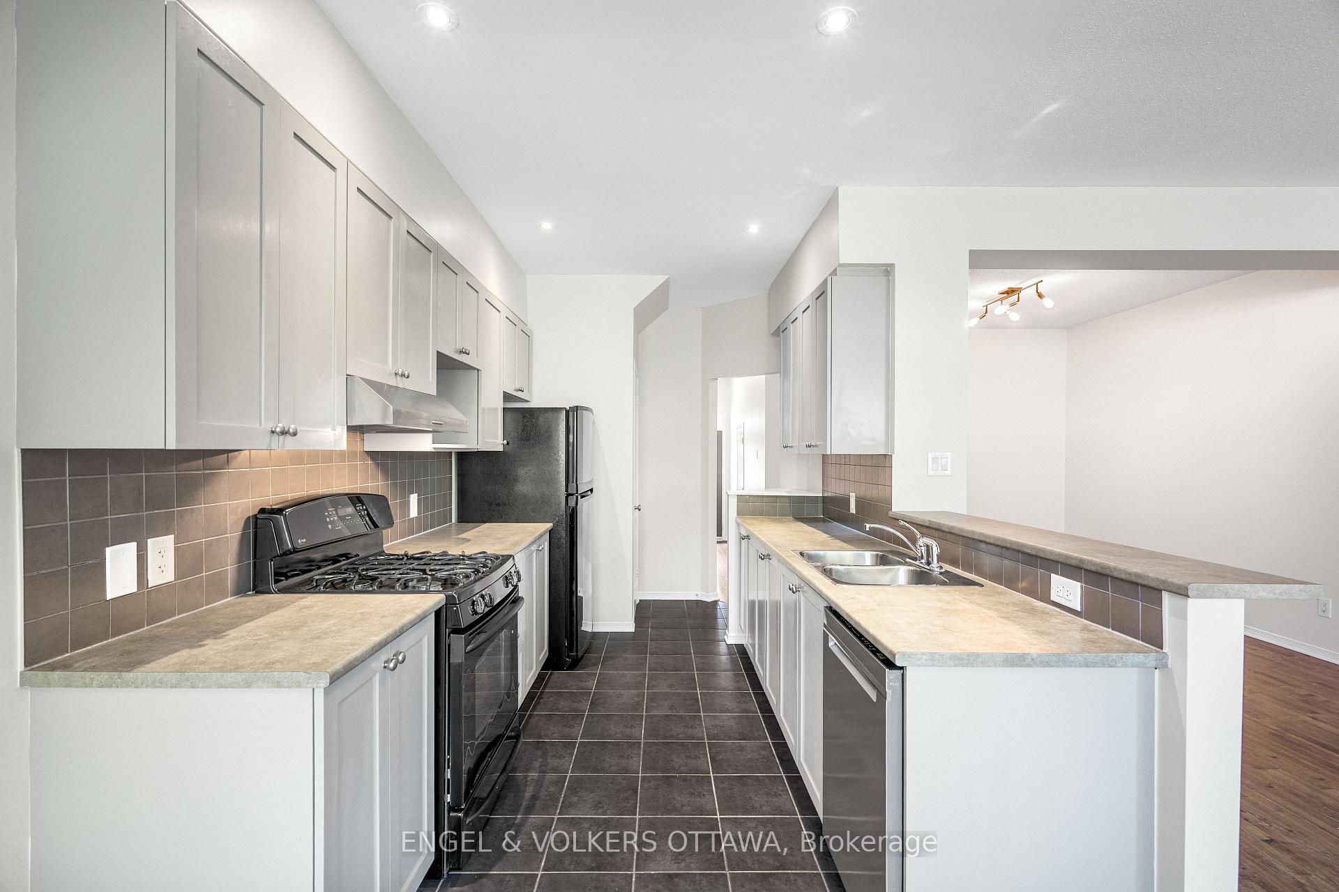 Photo 17 of 729 Nakina Way, Ottawa, Riverside South/Gloucester Glen — HOMEH