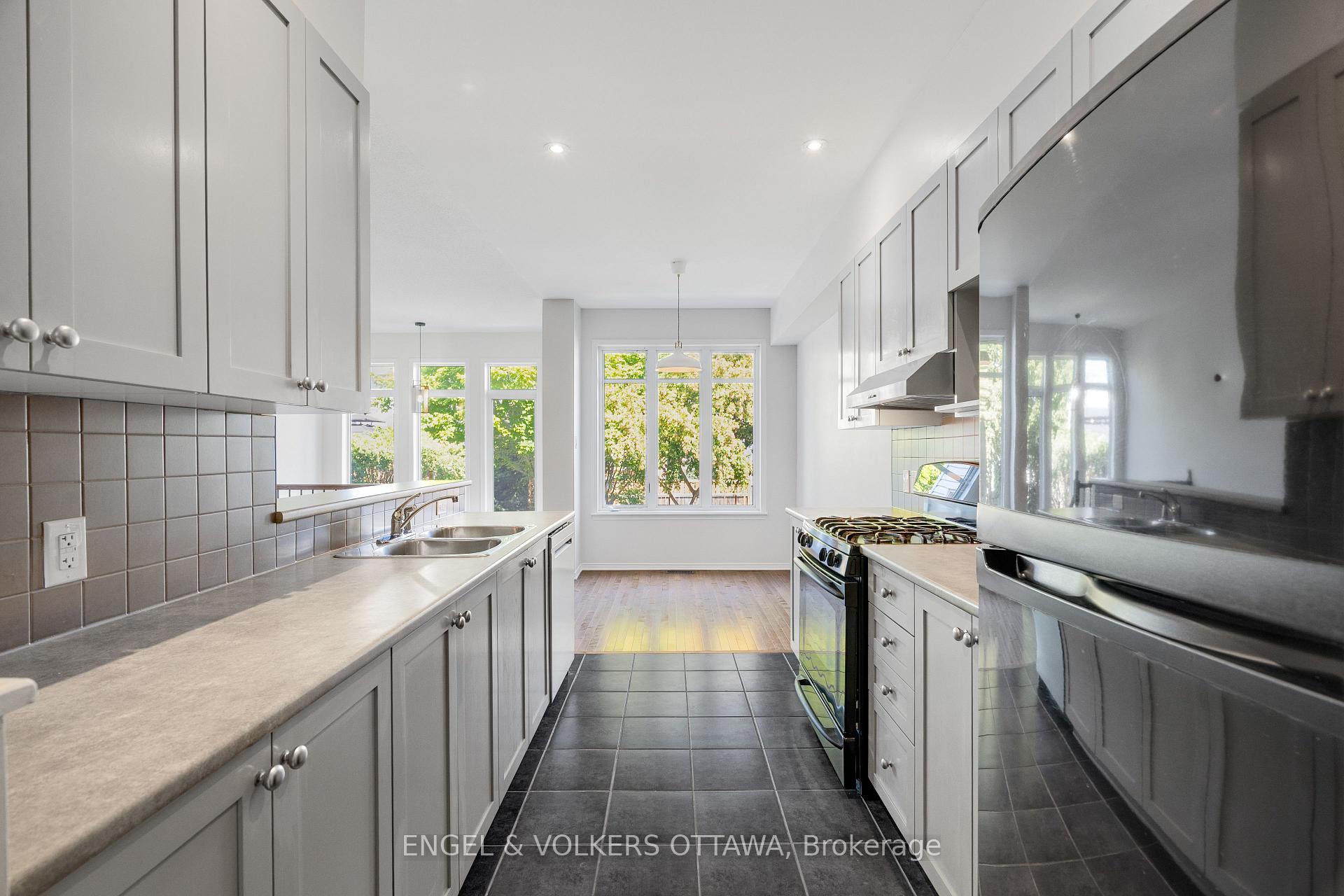 Photo 18 of 729 Nakina Way, Ottawa, Riverside South/Gloucester Glen — HOMEH
