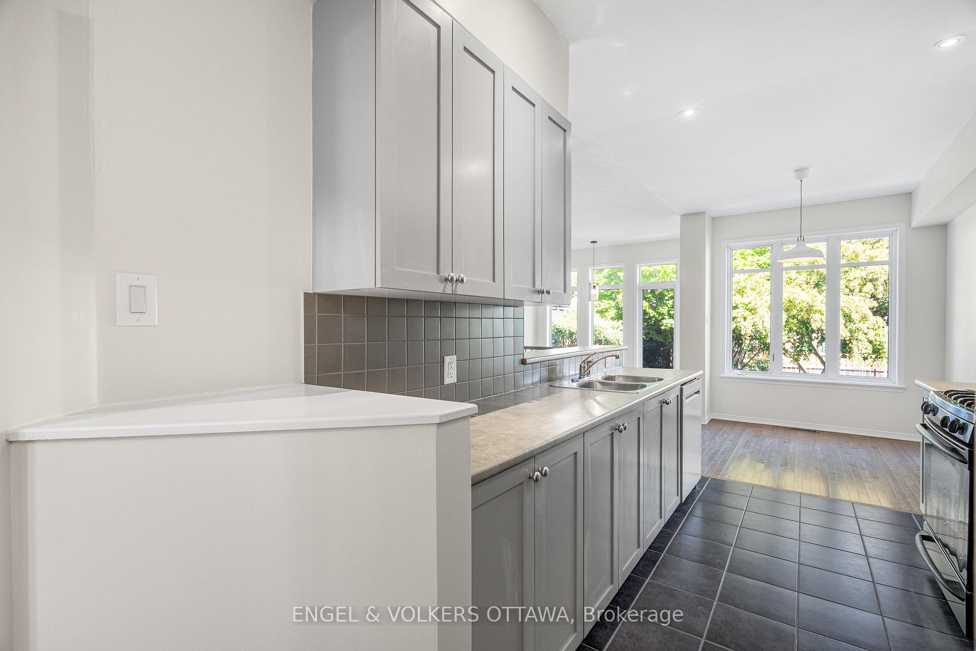 Photo 19 of 729 Nakina Way, Ottawa, Riverside South/Gloucester Glen — HOMEH