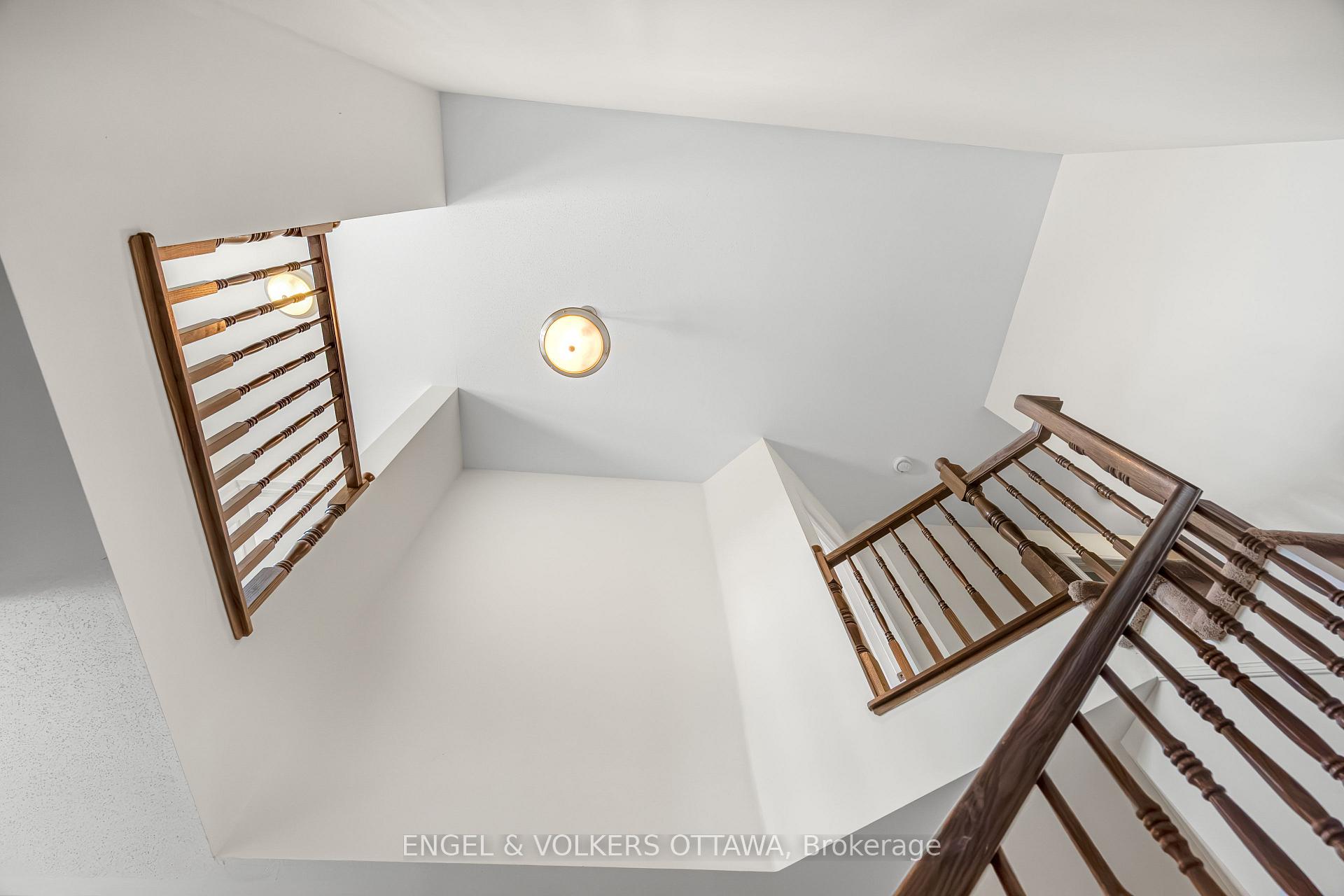 Photo 23 of 729 Nakina Way, Ottawa, Riverside South/Gloucester Glen — HOMEH