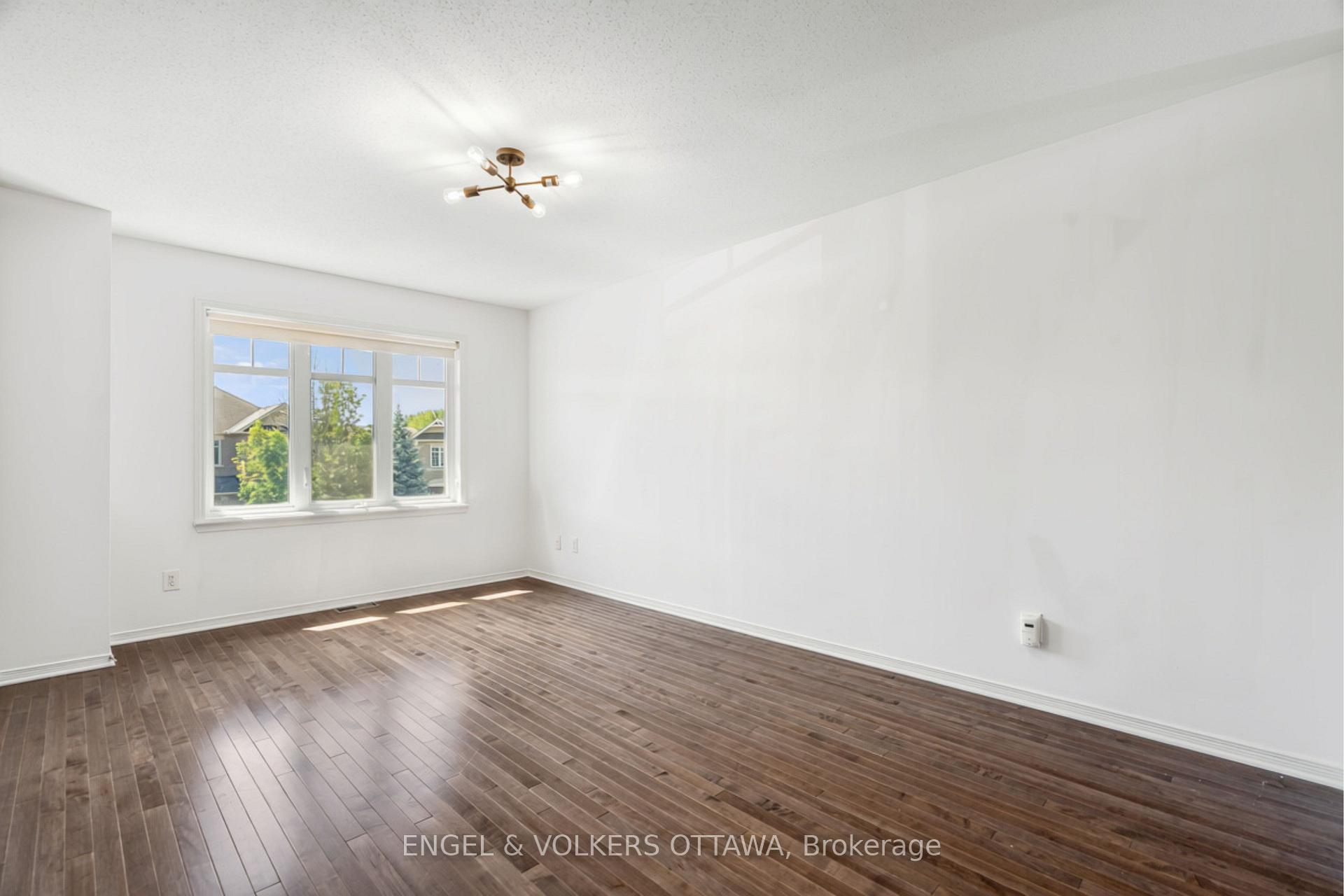Photo 25 of 729 Nakina Way, Ottawa, Riverside South/Gloucester Glen — HOMEH