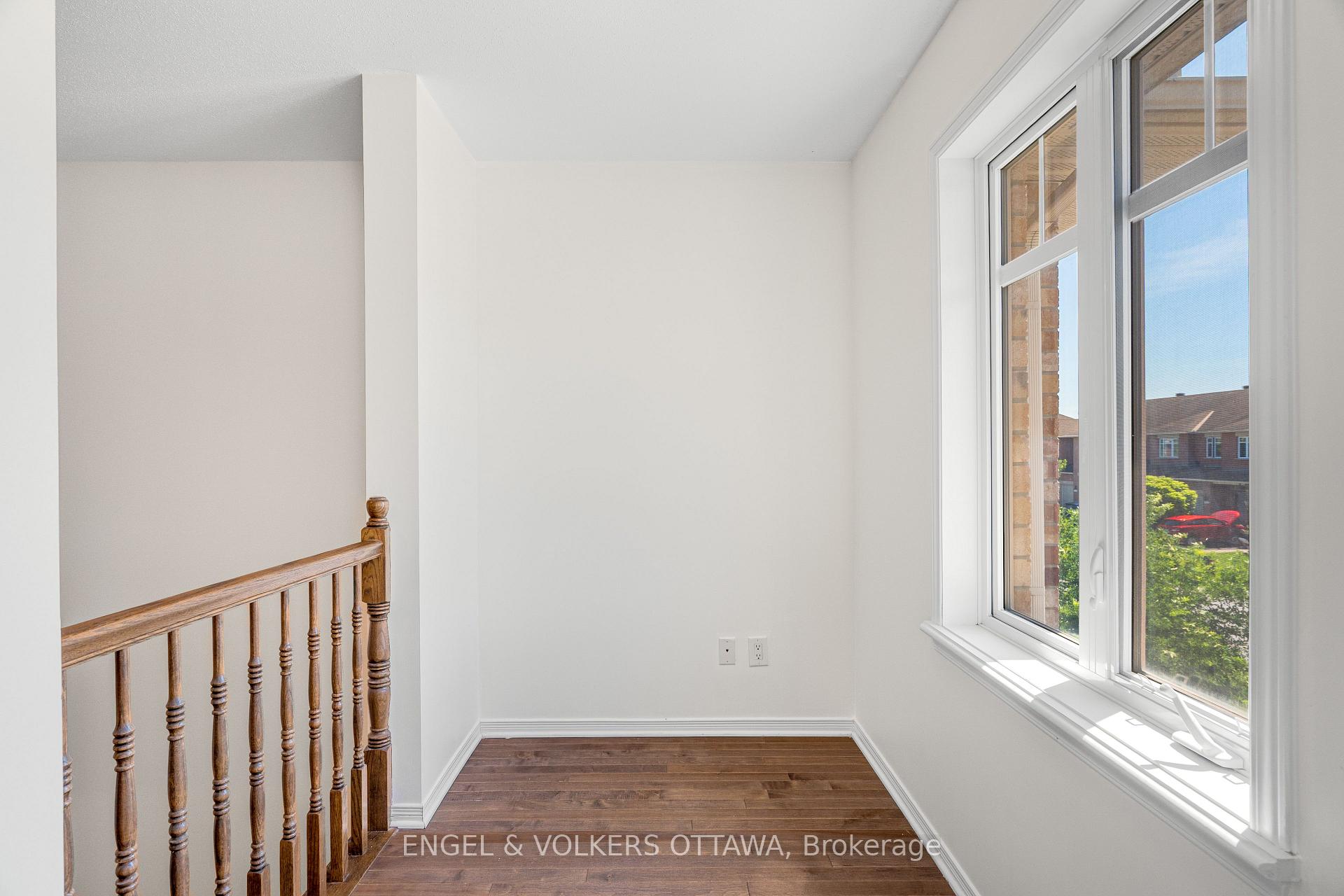 Photo 32 of 729 Nakina Way, Ottawa, Riverside South/Gloucester Glen — HOMEH
