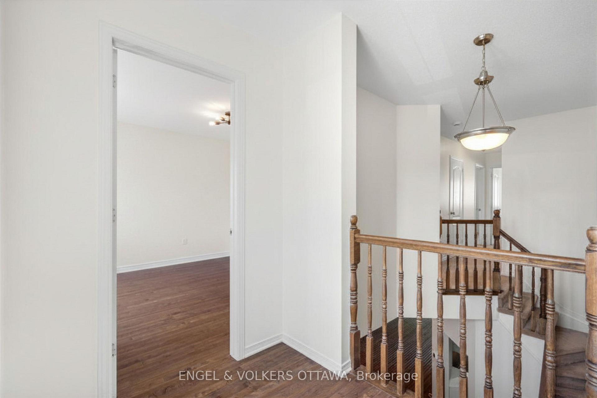 Photo 33 of 729 Nakina Way, Ottawa, Riverside South/Gloucester Glen — HOMEH