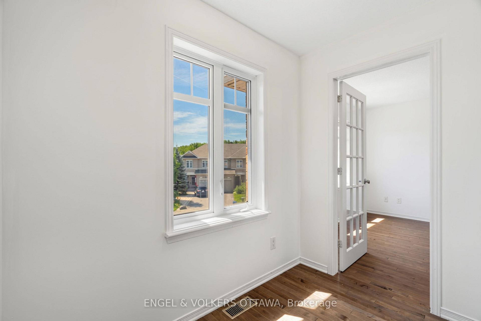 Photo 34 of 729 Nakina Way, Ottawa, Riverside South/Gloucester Glen — HOMEH