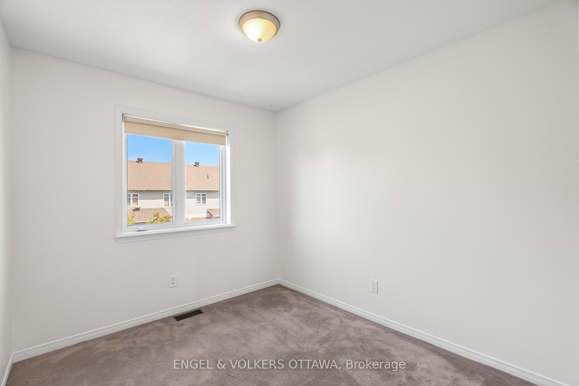 Photo 37 of 729 Nakina Way, Ottawa, Riverside South/Gloucester Glen — HOMEH