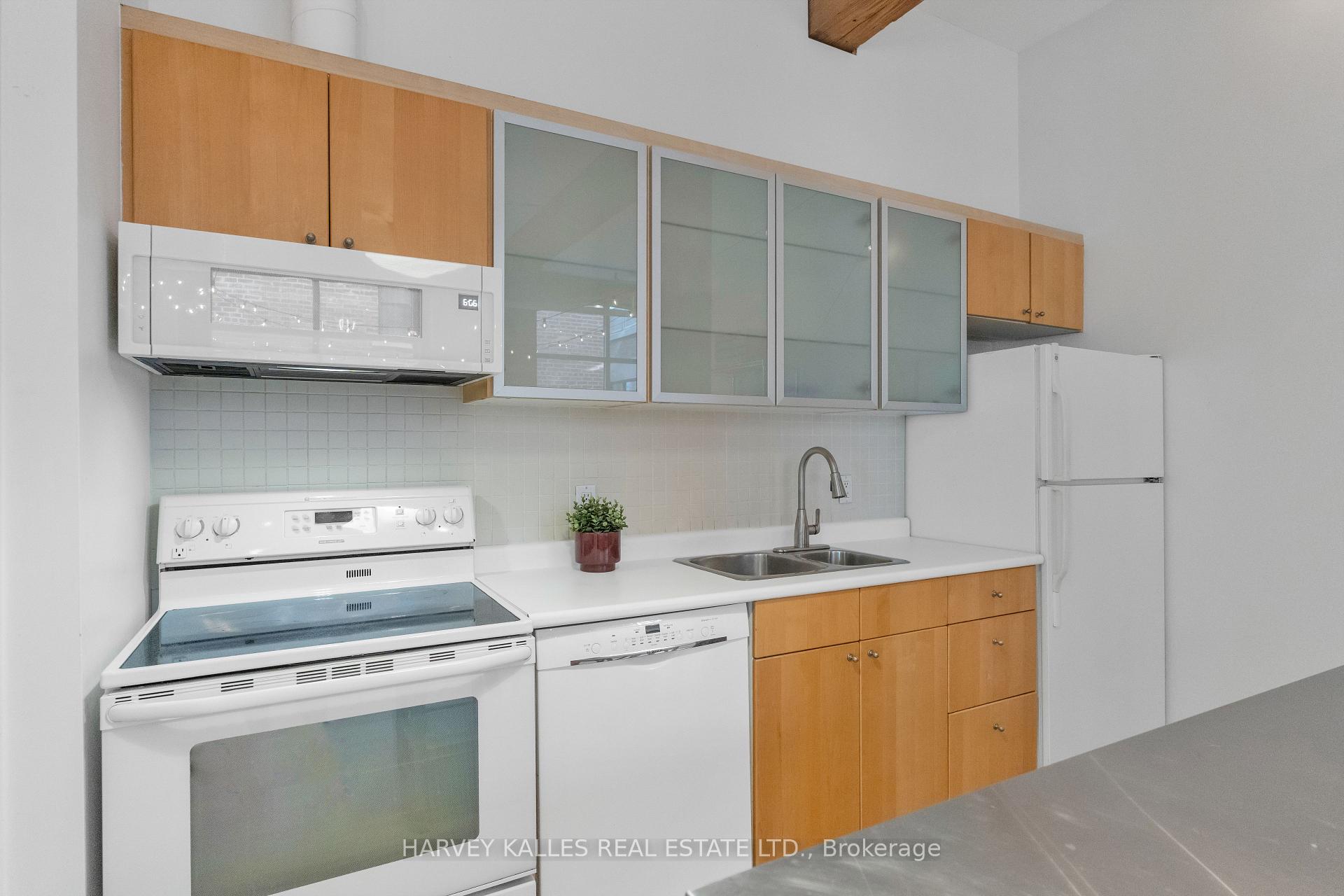 Photo 16 of Unit 301, 383 Adelaide Street E, Toronto, Moss Park — HOMEH