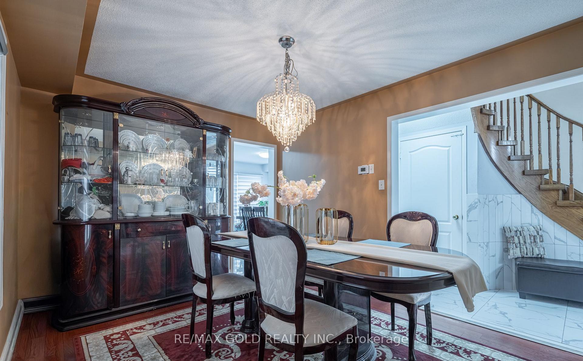 Photo 6 of 104 Sunny Meadow Boulevard, Brampton, Sandringham-Wellington — HOMEH