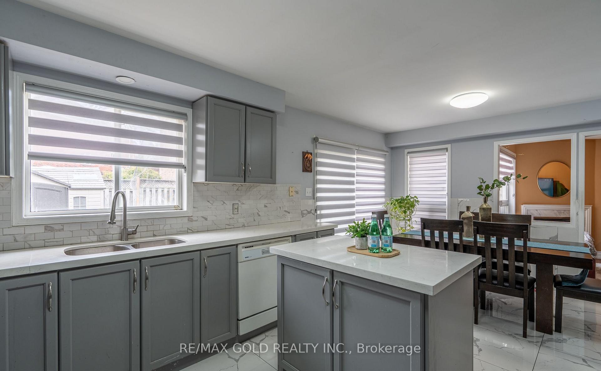 Photo 15 of 104 Sunny Meadow Boulevard, Brampton, Sandringham-Wellington — HOMEH