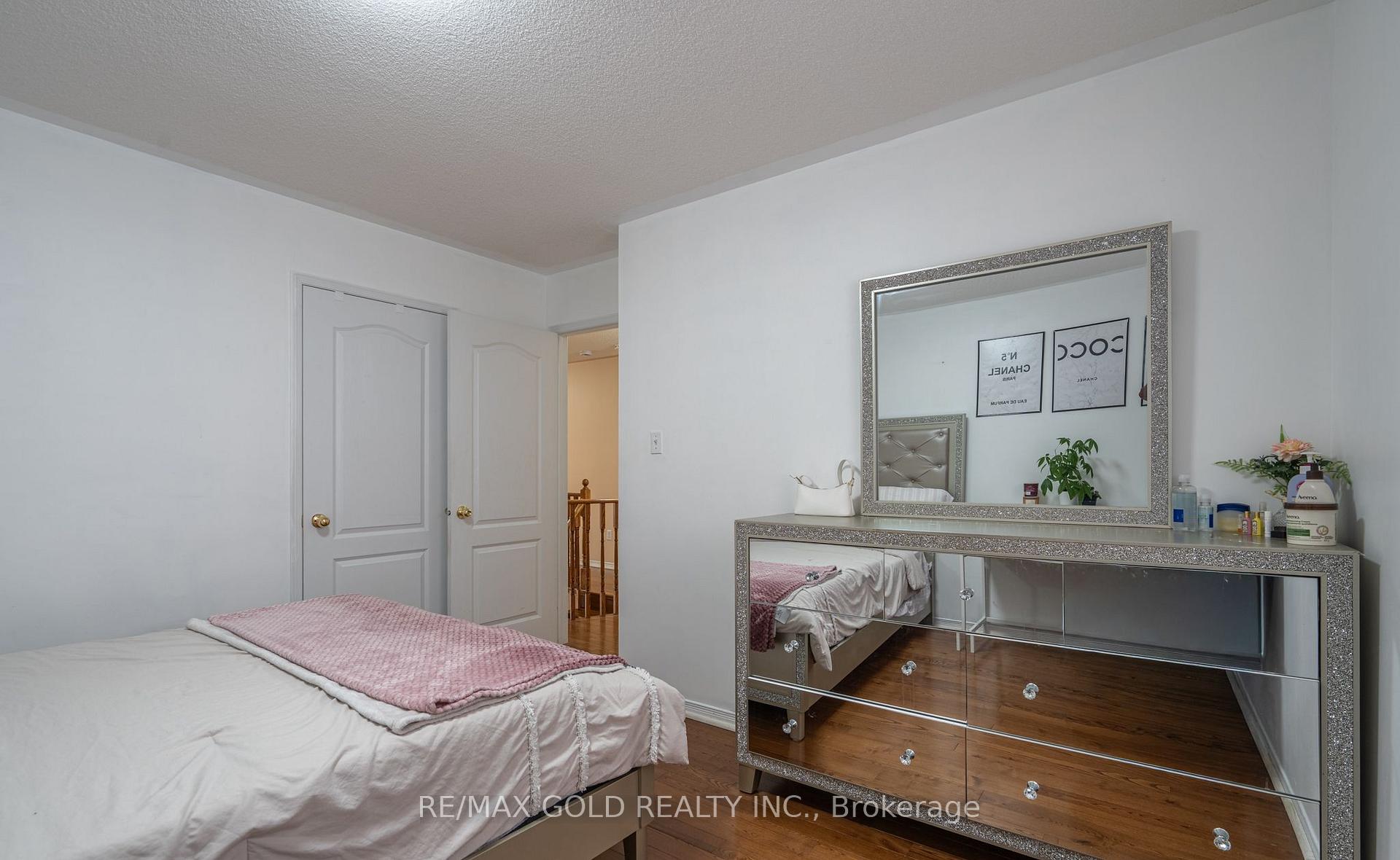 Photo 25 of 104 Sunny Meadow Boulevard, Brampton, Sandringham-Wellington — HOMEH
