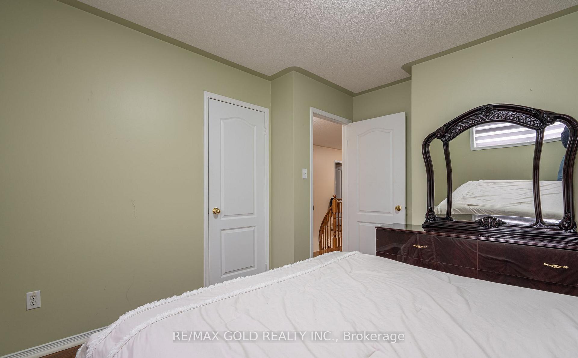 Photo 31 of 104 Sunny Meadow Boulevard, Brampton, Sandringham-Wellington — HOMEH