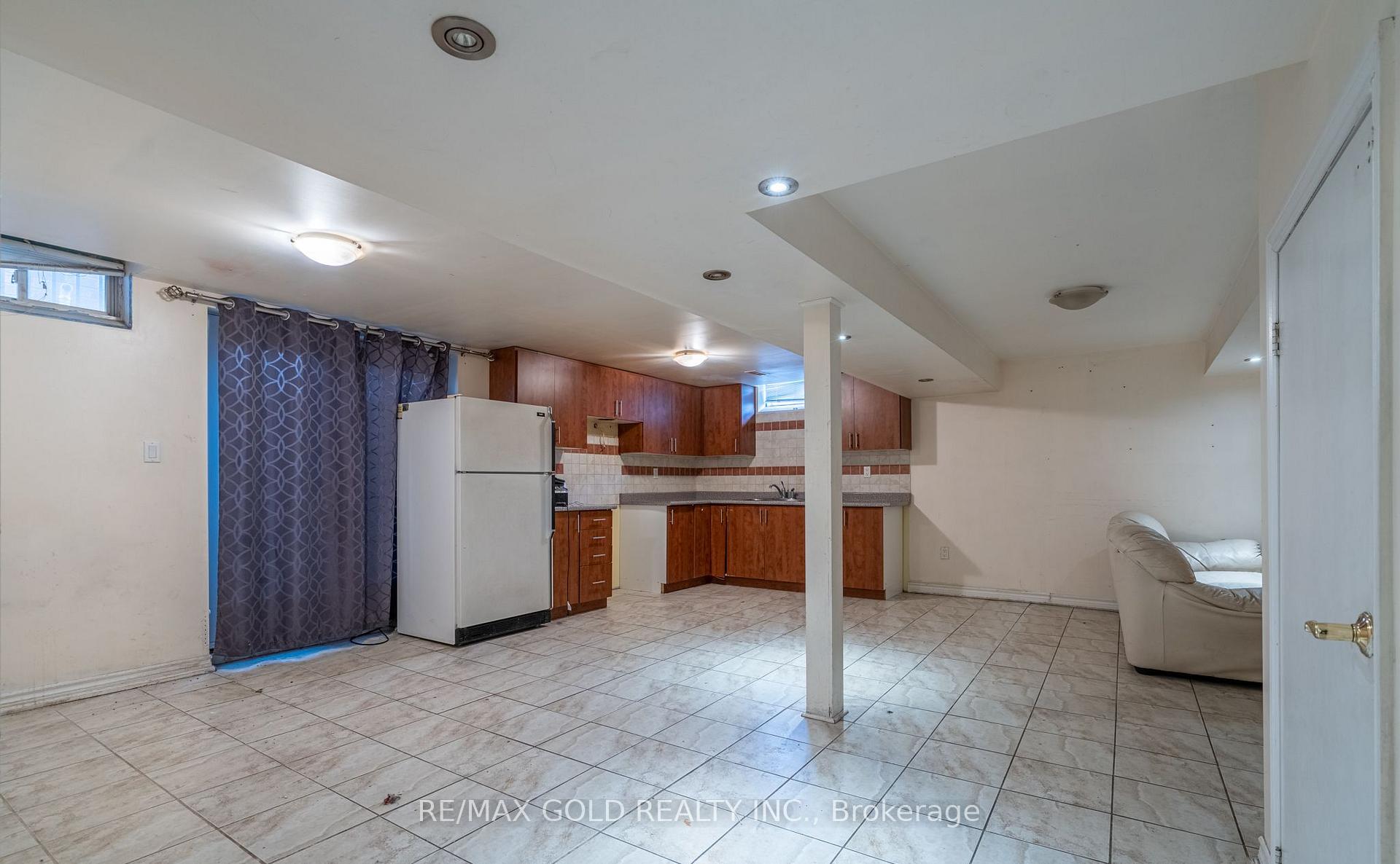 Photo 32 of 104 Sunny Meadow Boulevard, Brampton, Sandringham-Wellington — HOMEH