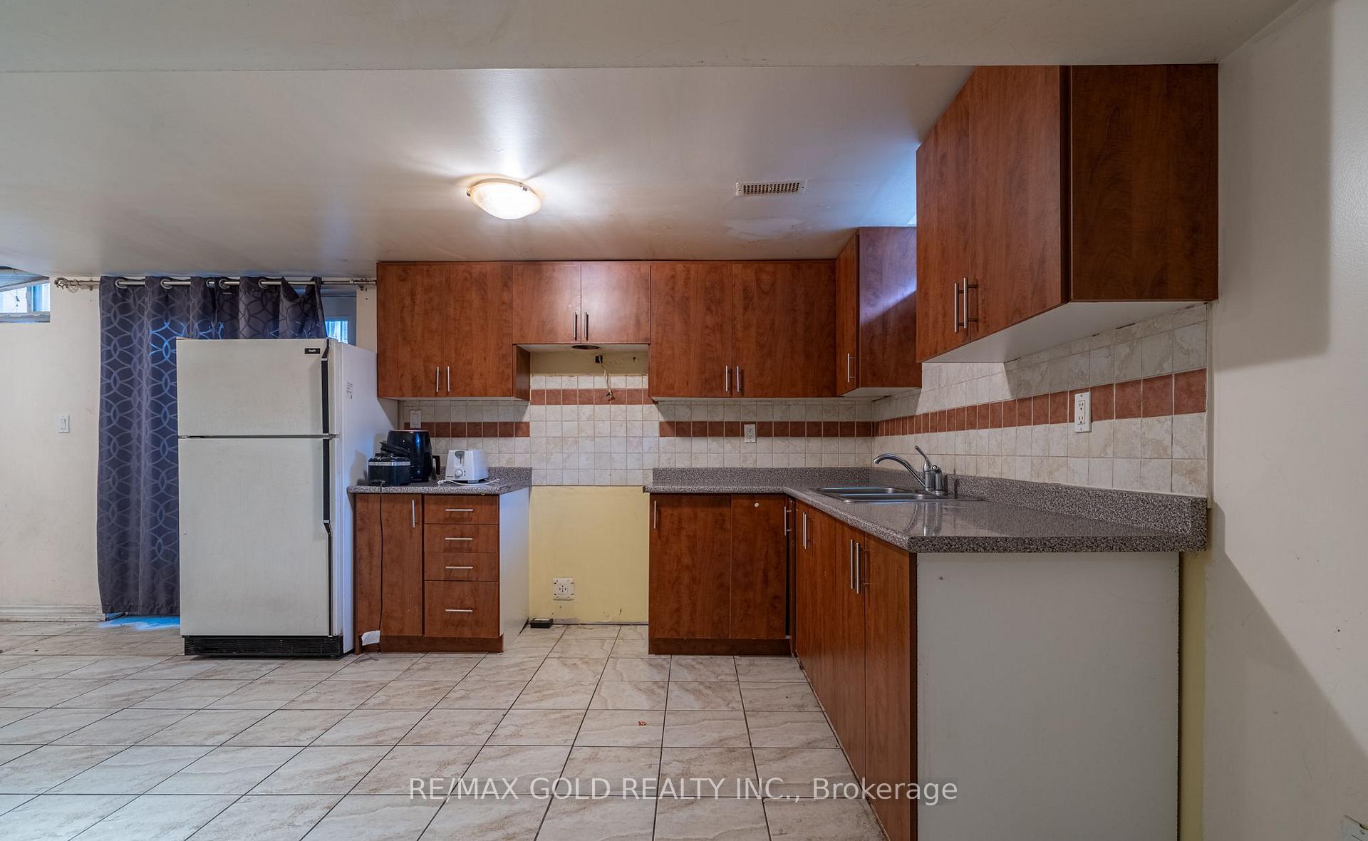 Photo 33 of 104 Sunny Meadow Boulevard, Brampton, Sandringham-Wellington — HOMEH