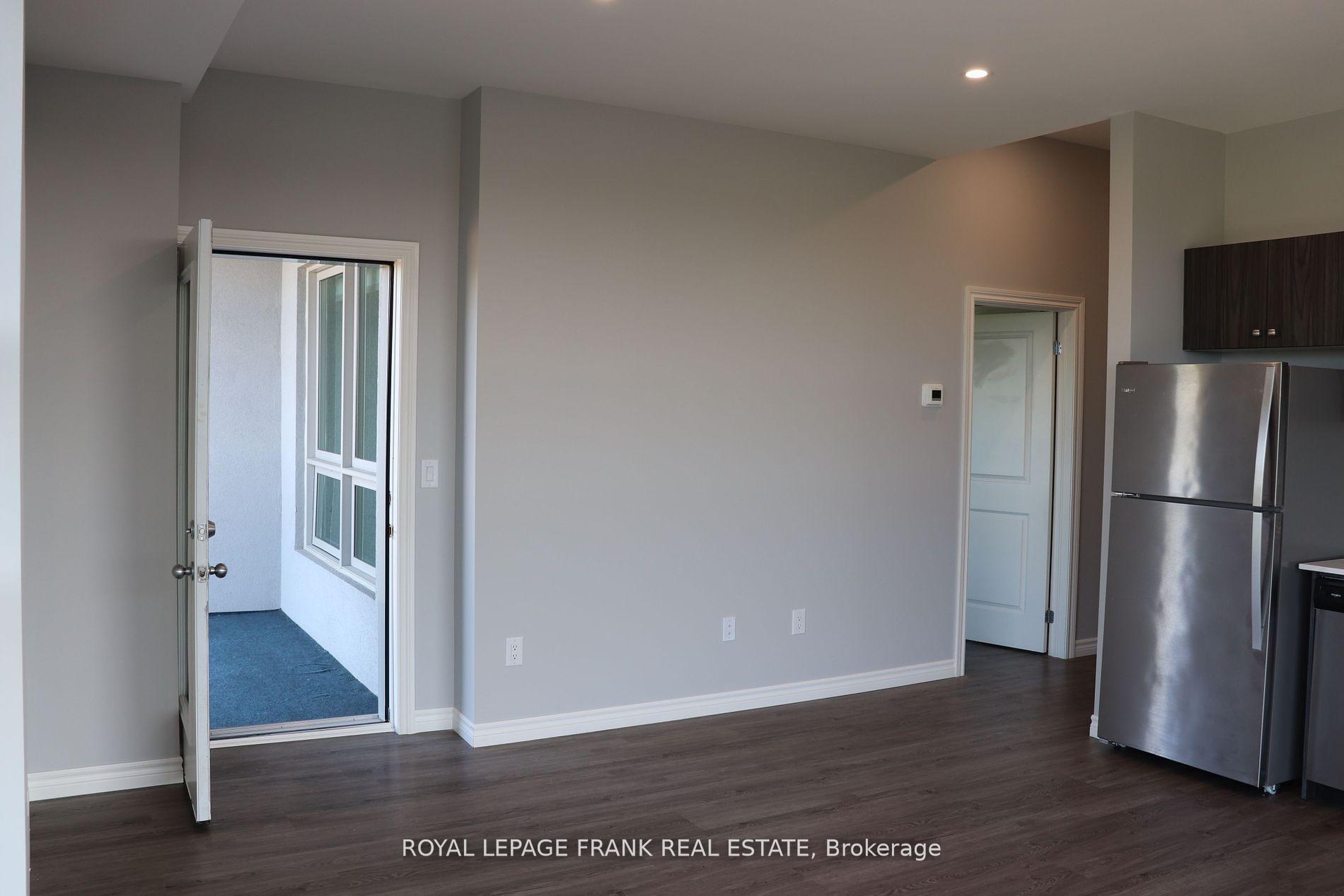 Photo 5 of Unit 413, 513 Dundas Street E, Whitby, Downtown Whitby — HOMEH
