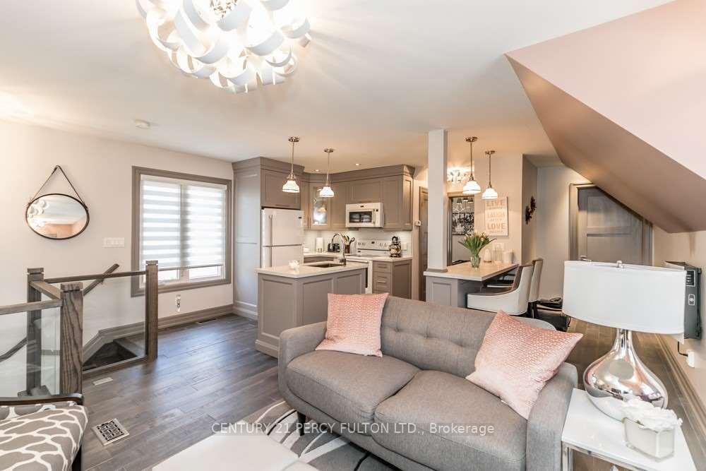 Photo 2 of Unit Coach house, 44 Hawkridge Avenue, Markham, Bullock — HOMEH