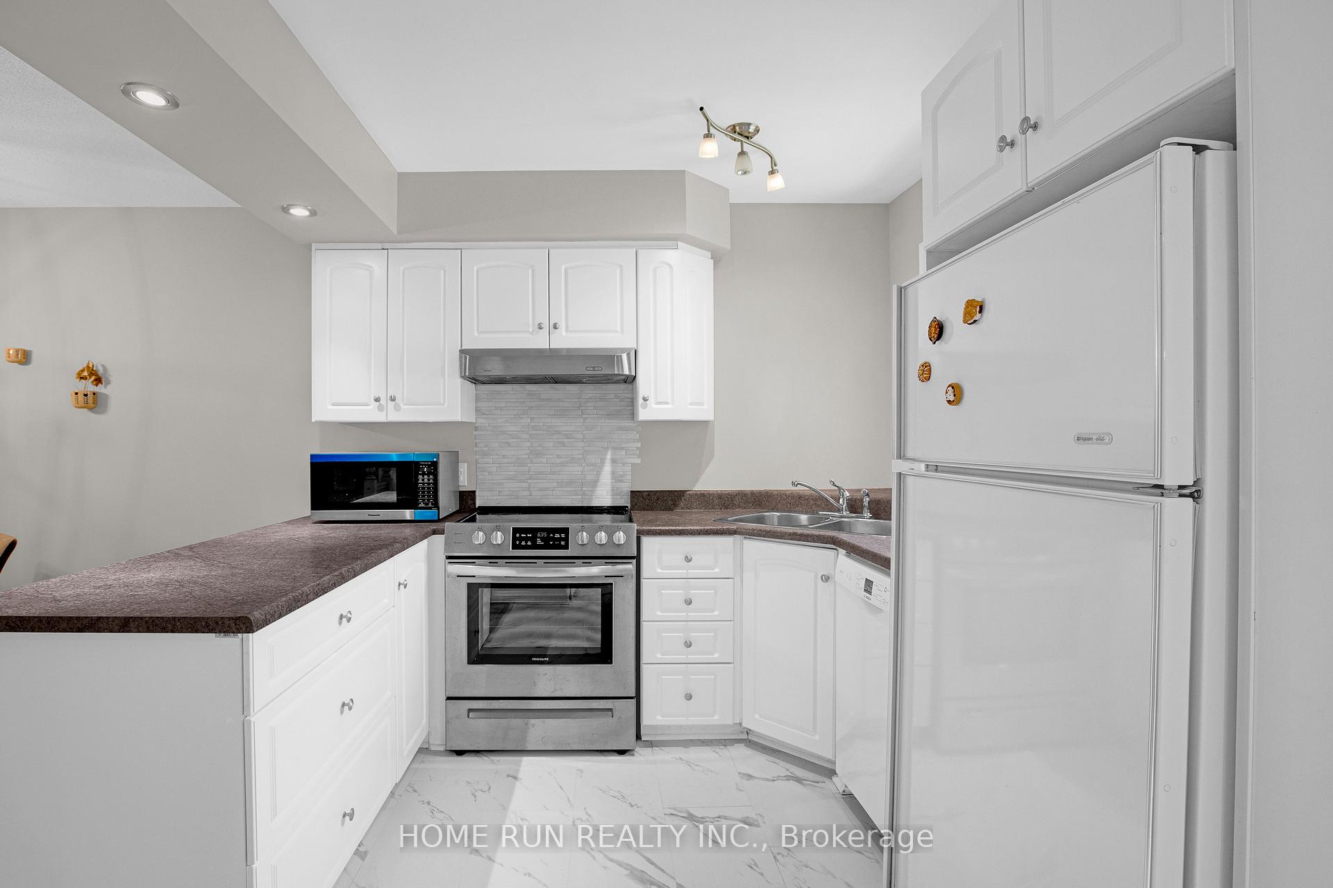 Photo 13 of 8 Gwynne Avenue, Ottawa, Civic Hospital — HOMEH