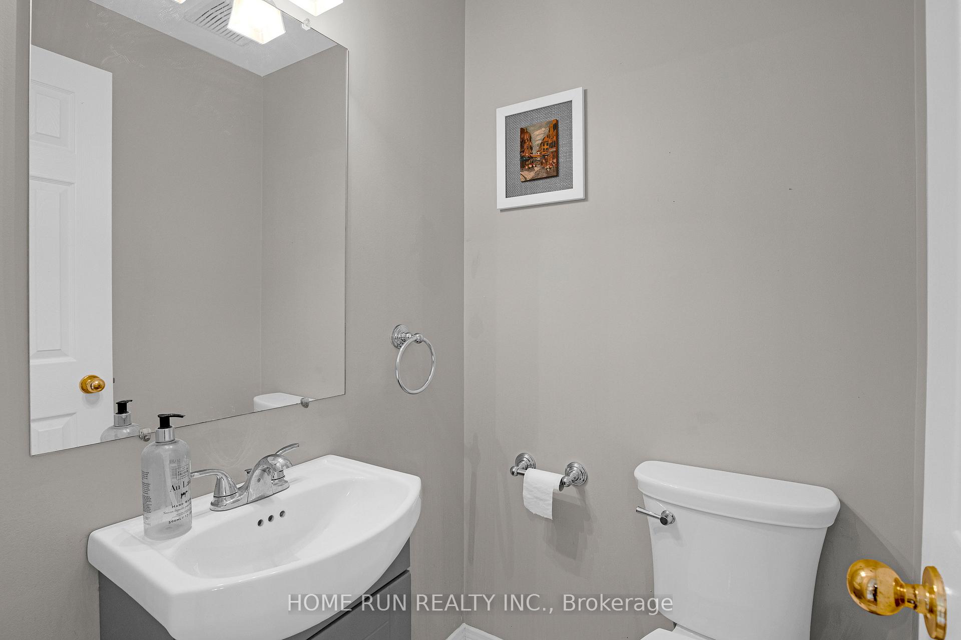 Photo 14 of 8 Gwynne Avenue, Ottawa, Civic Hospital — HOMEH
