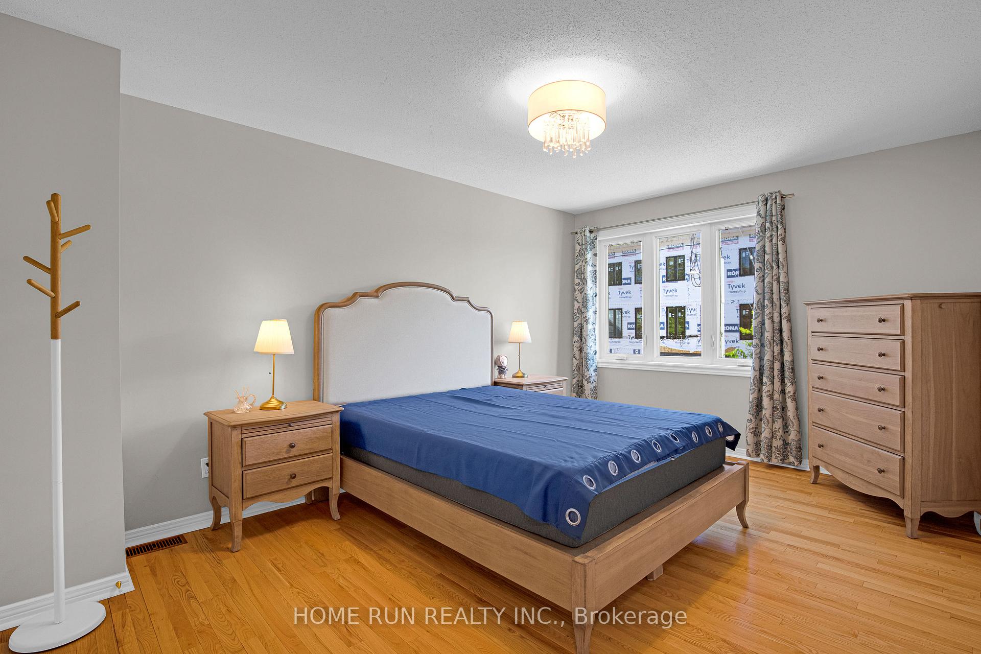 Photo 18 of 8 Gwynne Avenue, Ottawa, Civic Hospital — HOMEH