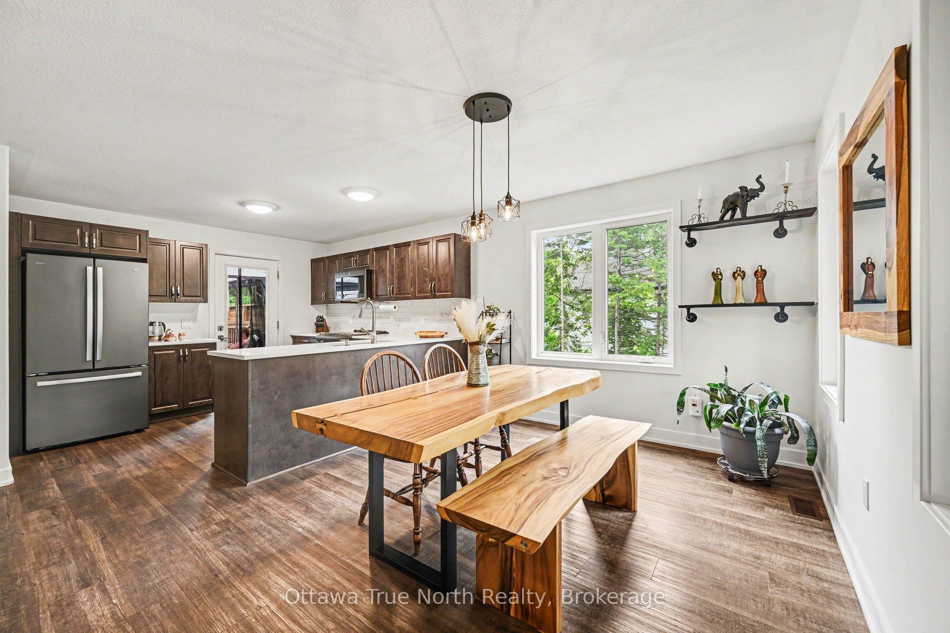 Photo 10 of 1196 Flat Rapids Road, McNab/Braeside, Mcnab/Braeside Twps — HOMEH