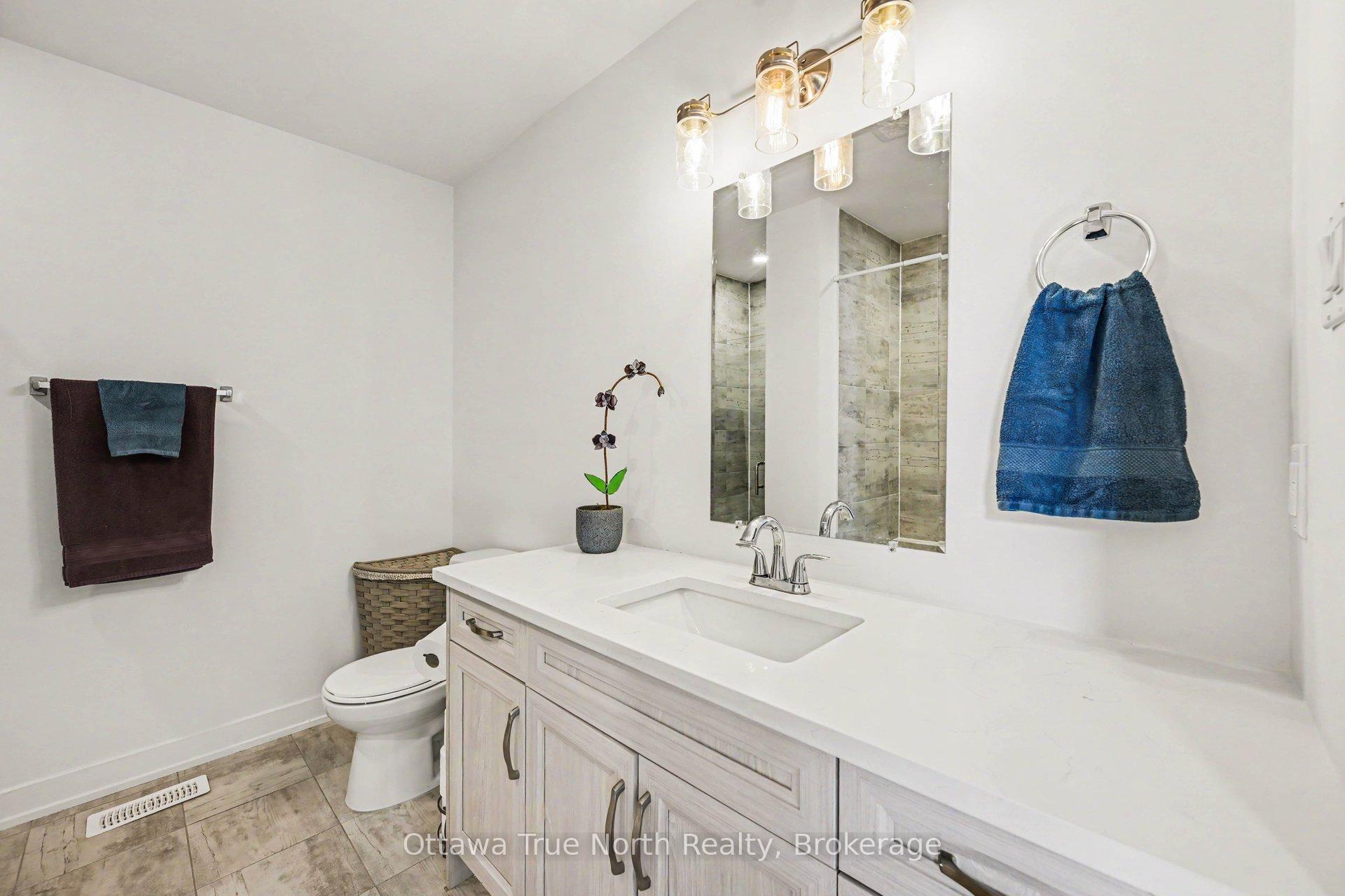 Photo 17 of 1196 Flat Rapids Road, McNab/Braeside, Mcnab/Braeside Twps — HOMEH