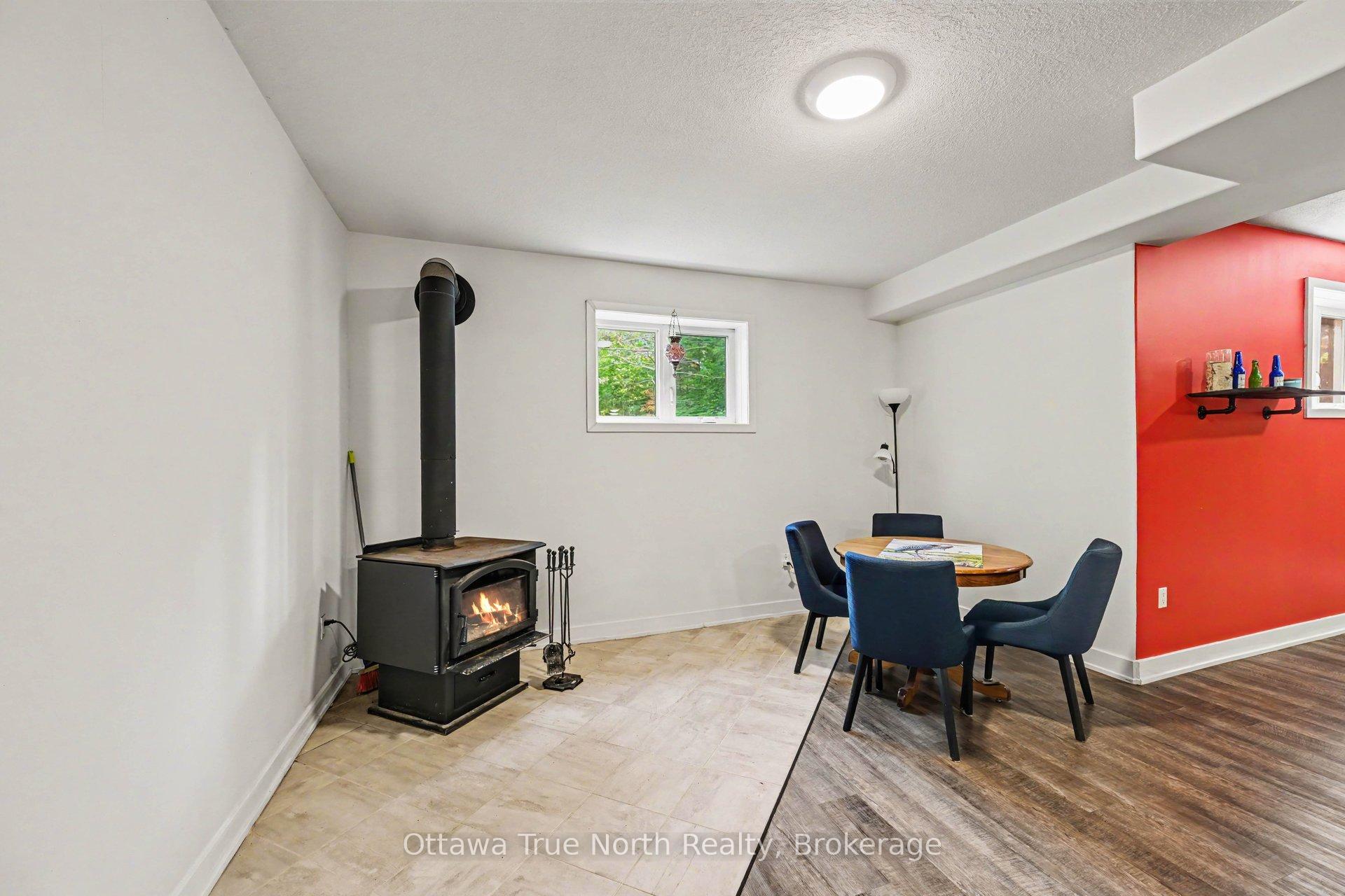 Photo 18 of 1196 Flat Rapids Road, McNab/Braeside, Mcnab/Braeside Twps — HOMEH