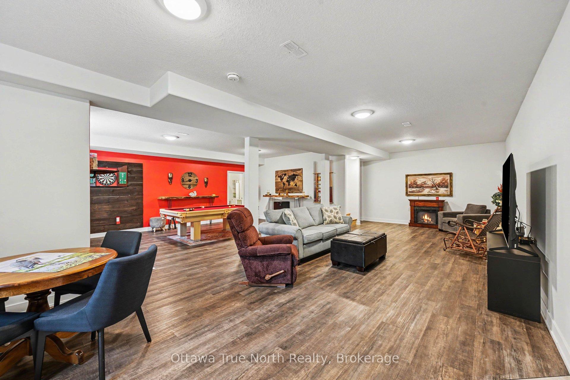 Photo 19 of 1196 Flat Rapids Road, McNab/Braeside, Mcnab/Braeside Twps — HOMEH