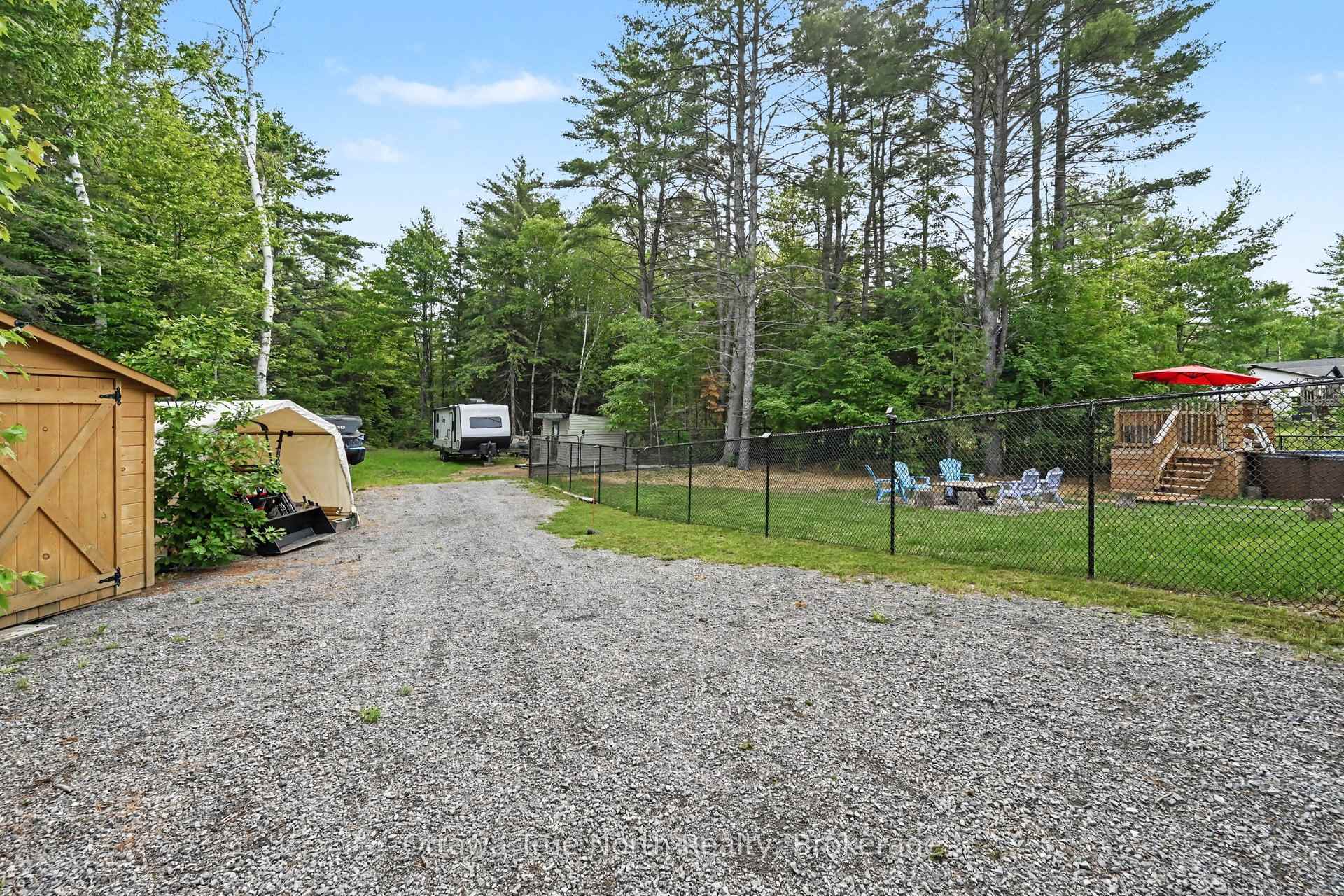 Photo 24 of 1196 Flat Rapids Road, McNab/Braeside, Mcnab/Braeside Twps — HOMEH
