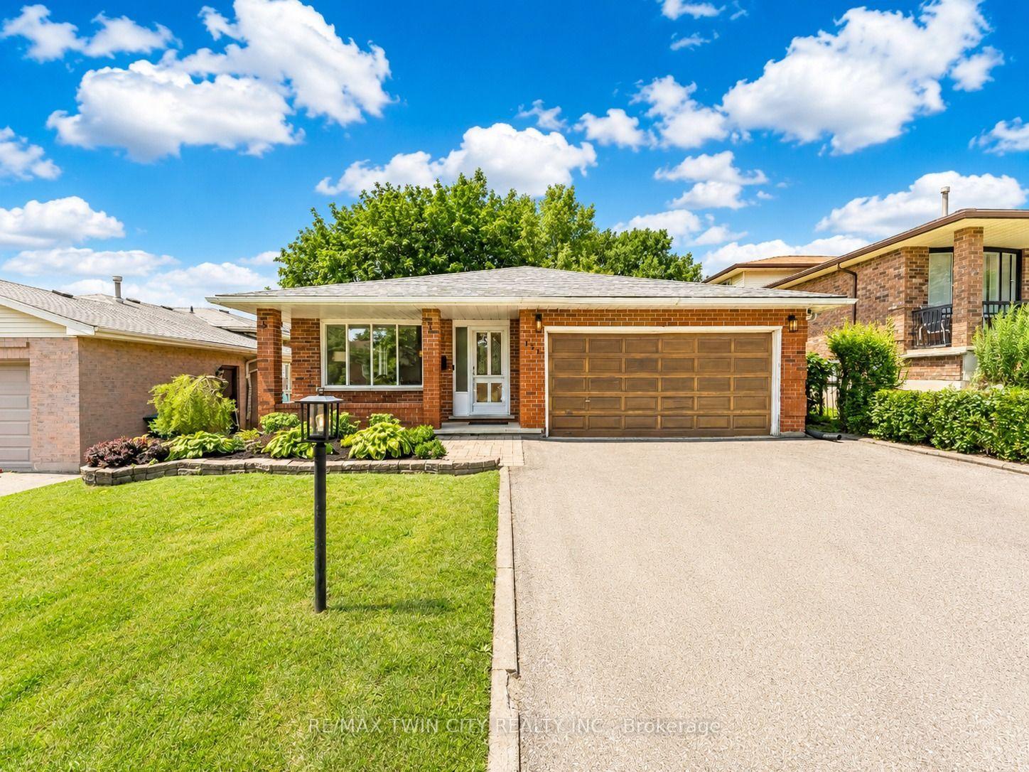 Photo 1 of 131 Brierdale Drive, Kitchener, Idlewood — HOMEH