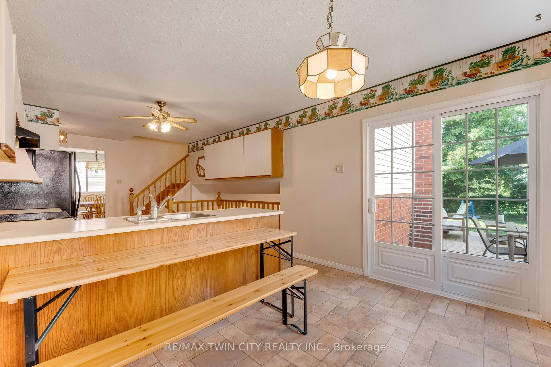 Photo 11 of 131 Brierdale Drive, Kitchener, Idlewood — HOMEH
