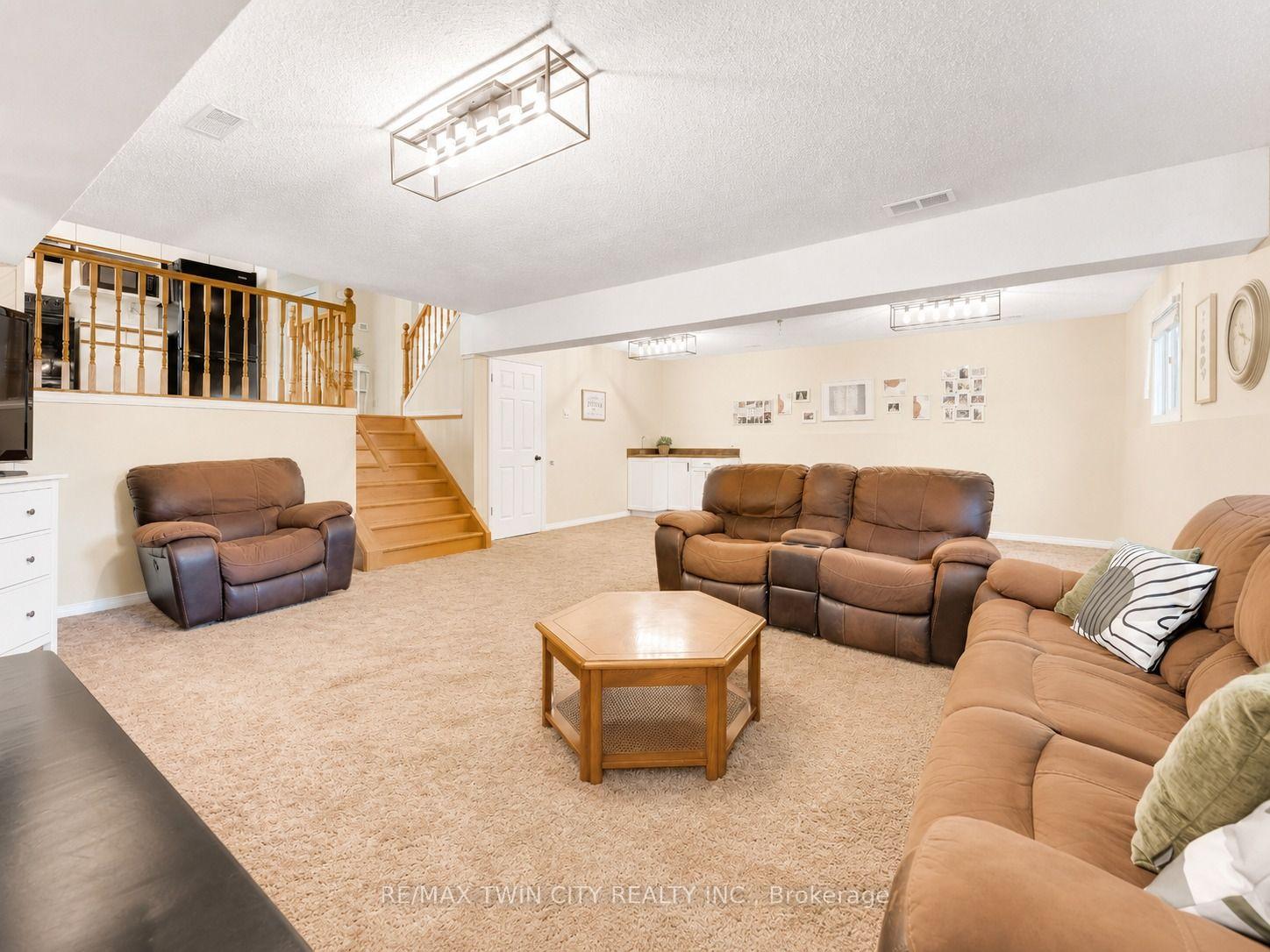 Photo 15 of 131 Brierdale Drive, Kitchener, Idlewood — HOMEH