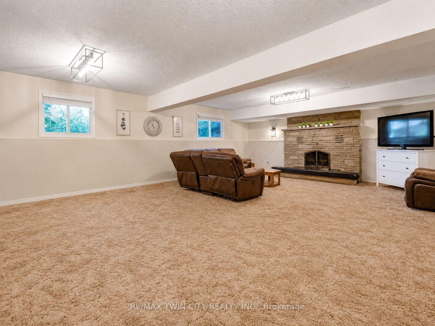Photo 16 of 131 Brierdale Drive, Kitchener, Idlewood — HOMEH