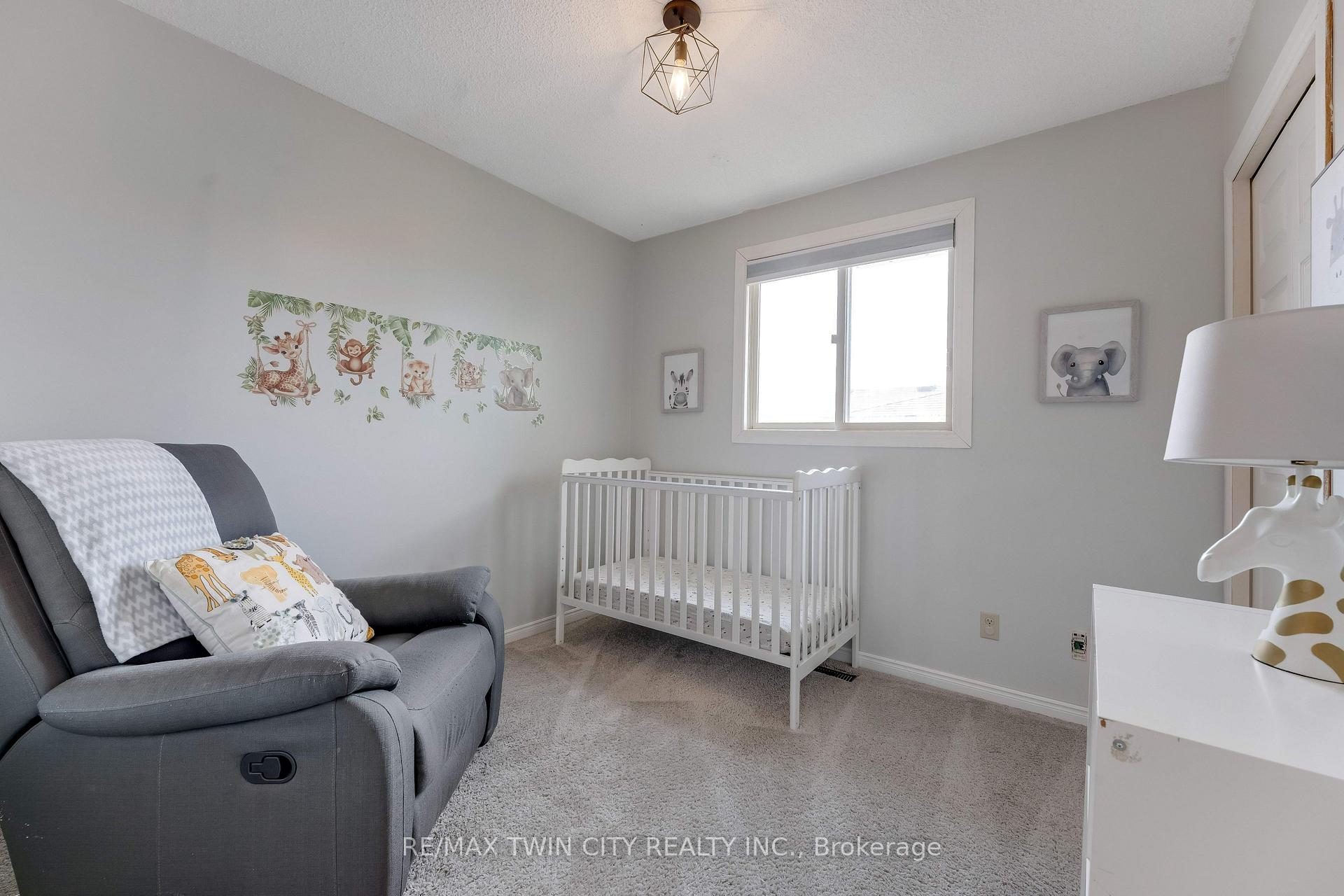 Photo 17 of 131 Brierdale Drive, Kitchener, Idlewood — HOMEH