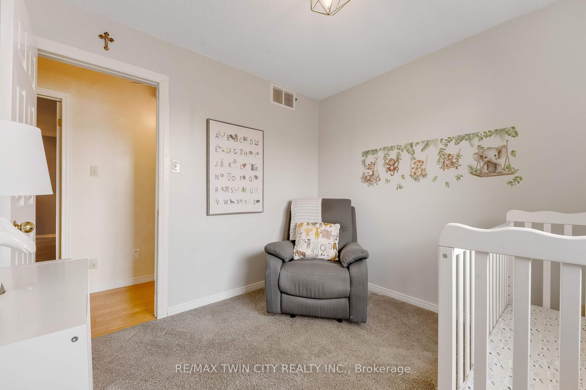 Photo 18 of 131 Brierdale Drive, Kitchener, Idlewood — HOMEH