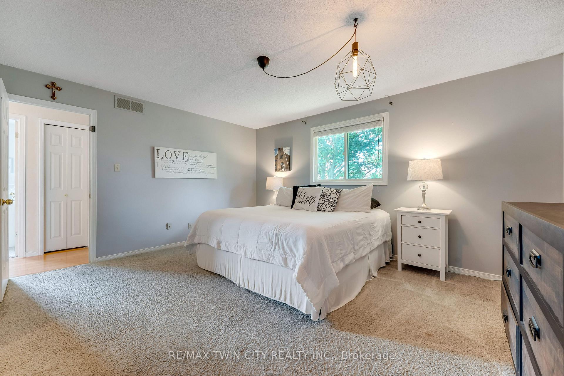 Photo 21 of 131 Brierdale Drive, Kitchener, Idlewood — HOMEH