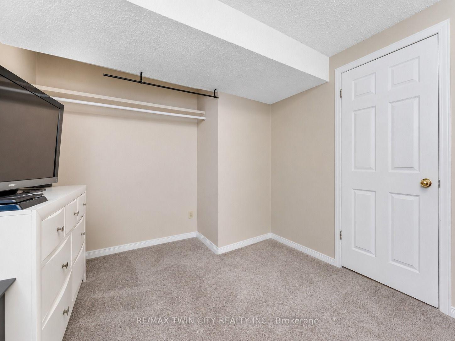 Photo 32 of 131 Brierdale Drive, Kitchener, Idlewood — HOMEH