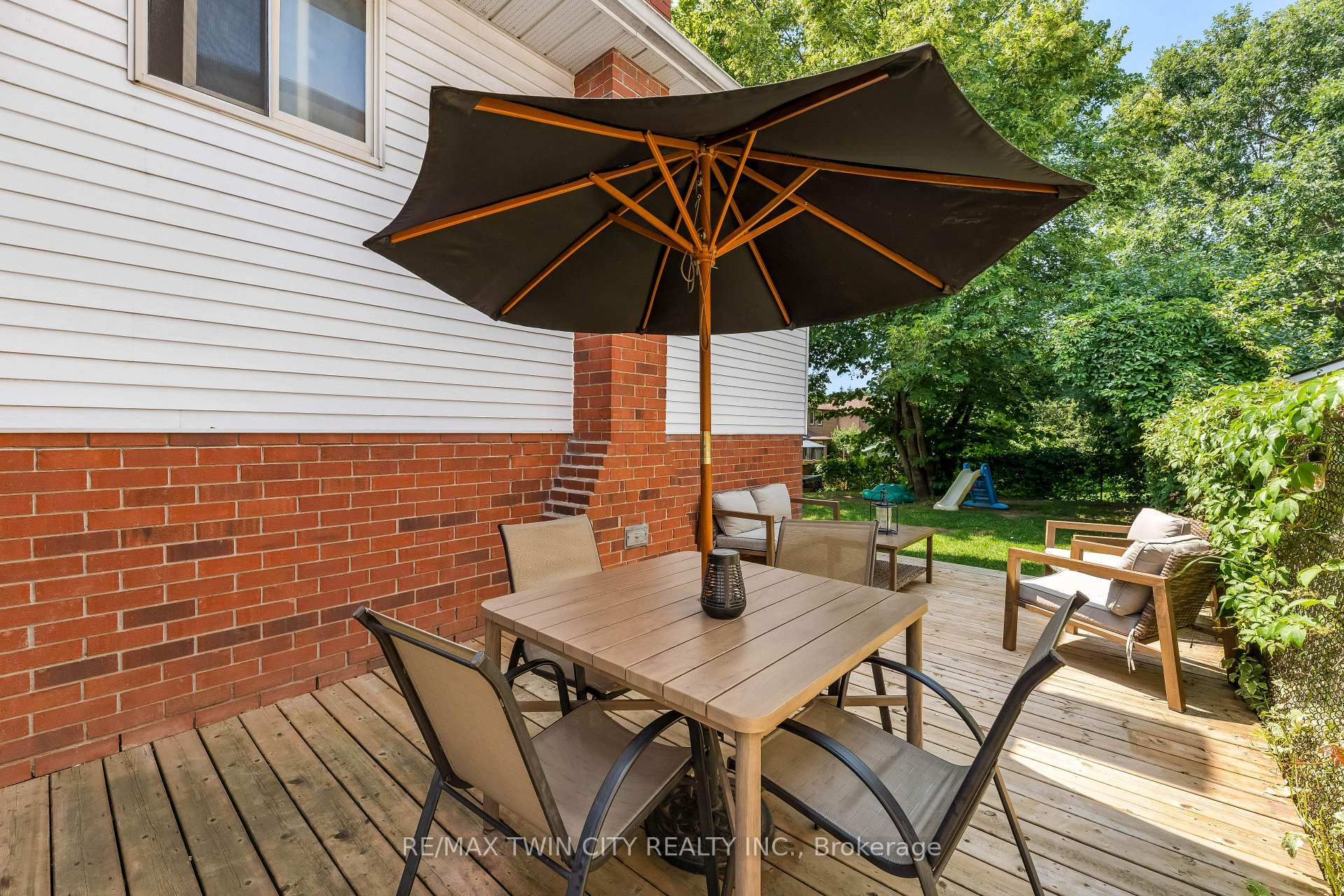 Photo 34 of 131 Brierdale Drive, Kitchener, Idlewood — HOMEH