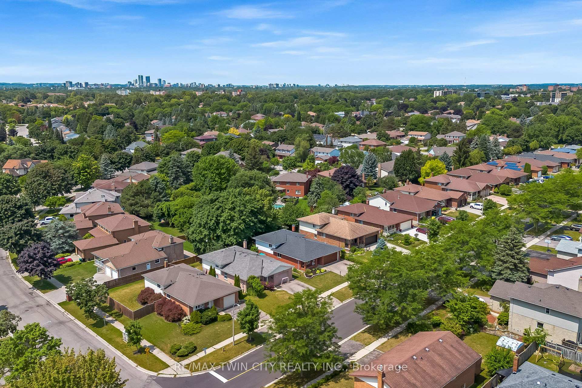 Photo 44 of 131 Brierdale Drive, Kitchener, Idlewood — HOMEH