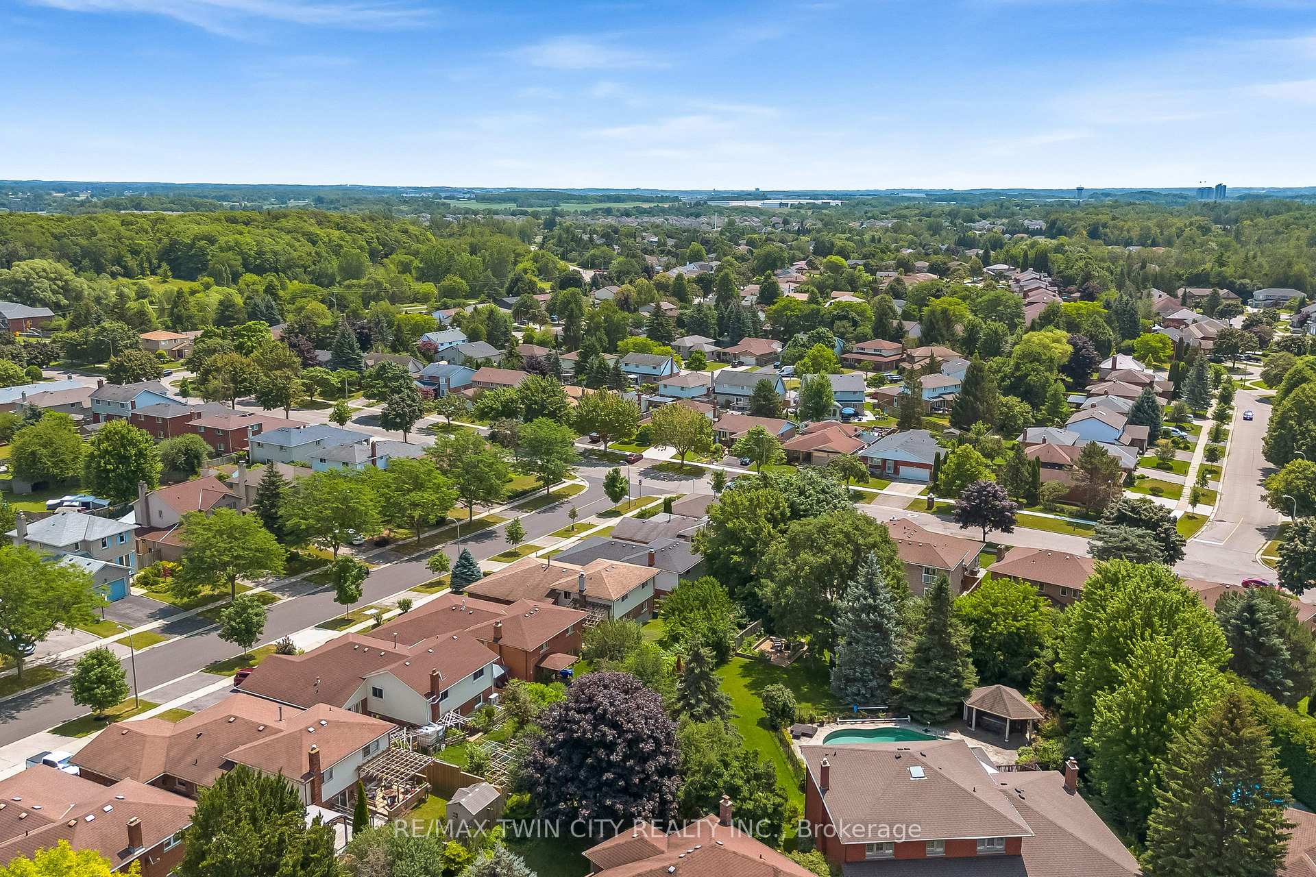 Photo 45 of 131 Brierdale Drive, Kitchener, Idlewood — HOMEH