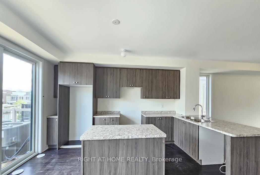 Photo 5 of 8 Clarington Boulevard, Clarington, Bowmanville — HOMEH